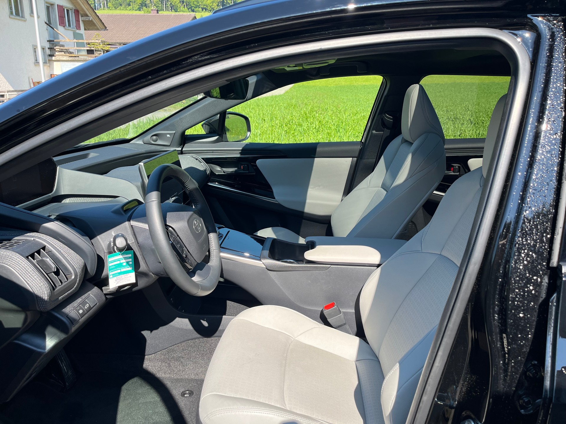 TOYOTA bZ4X Premium 71,4 kWh 4WD-image-10
