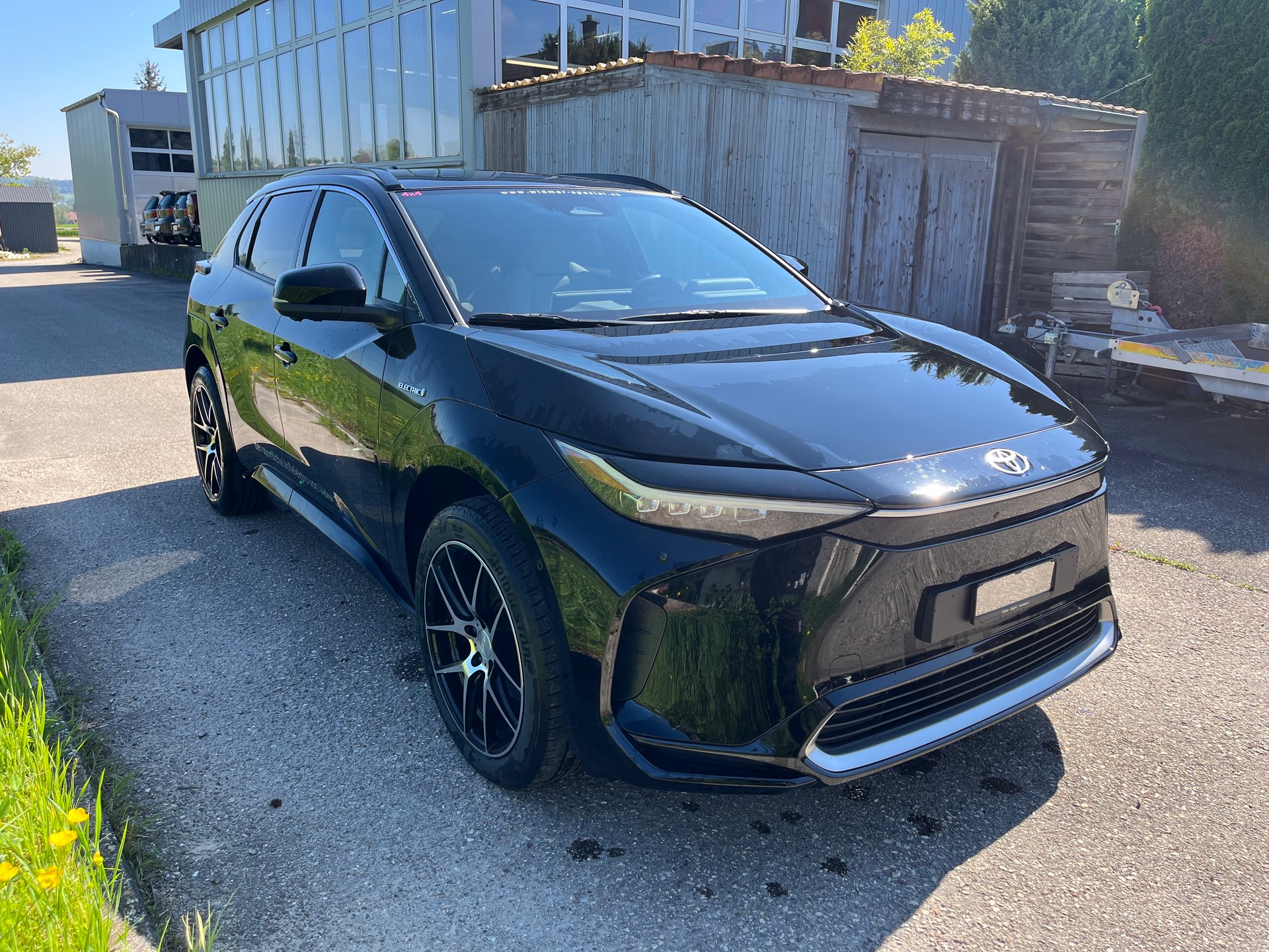 TOYOTA bZ4X Premium 71,4 kWh 4WD-image-6
