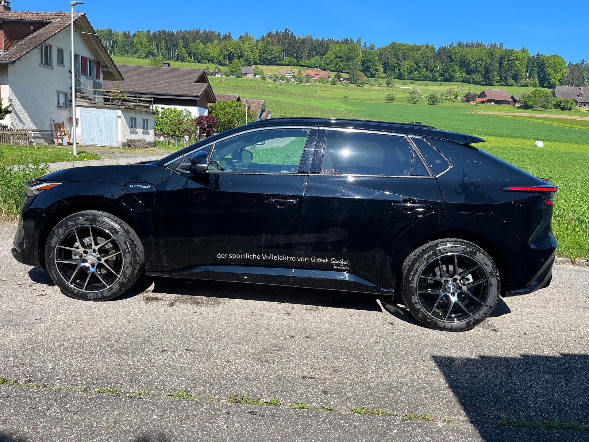 TOYOTA bZ4X Premium 71,4 kWh 4WD-showroom-element-1
