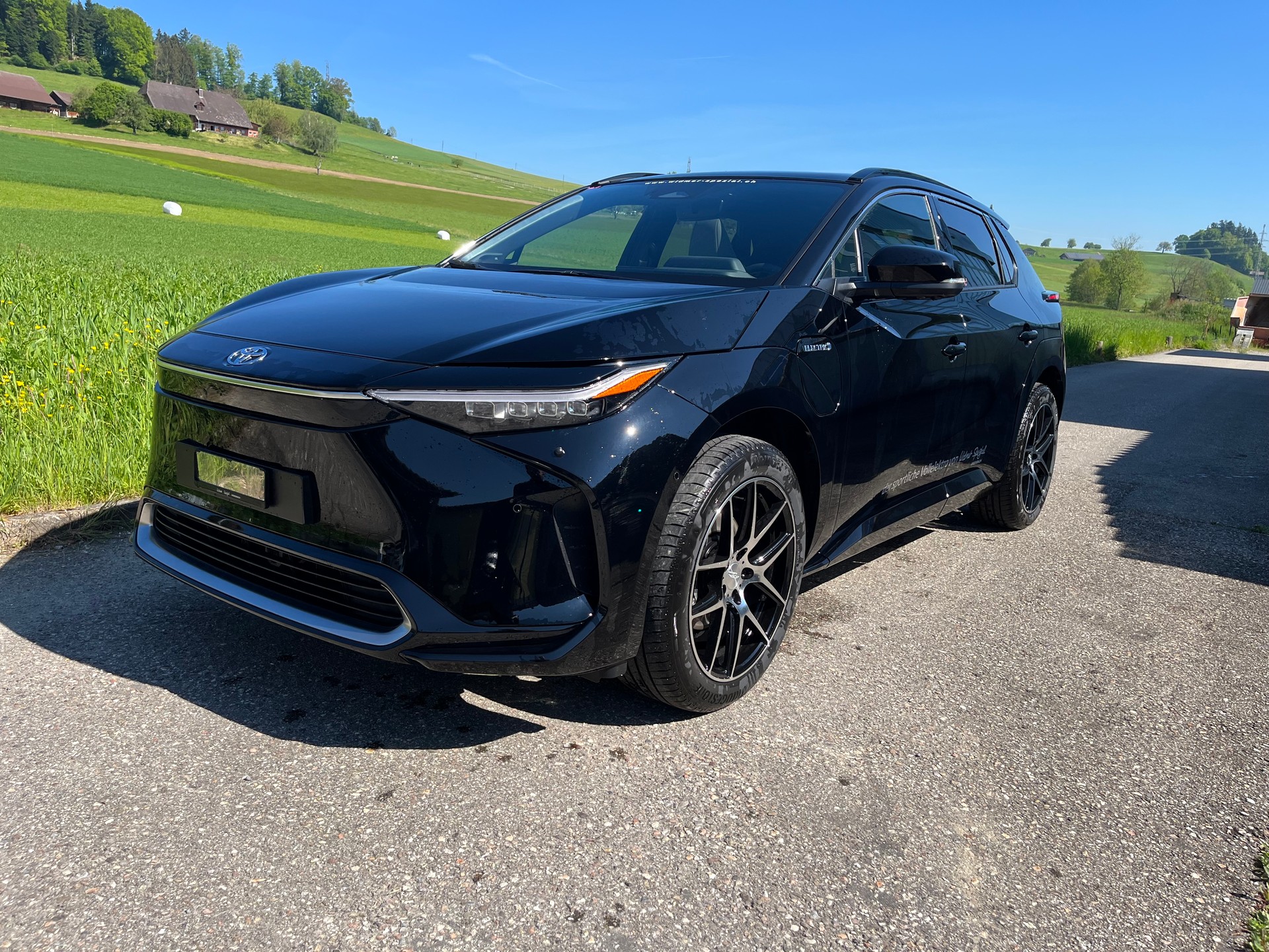 TOYOTA bZ4X Premium 71,4 kWh 4WD