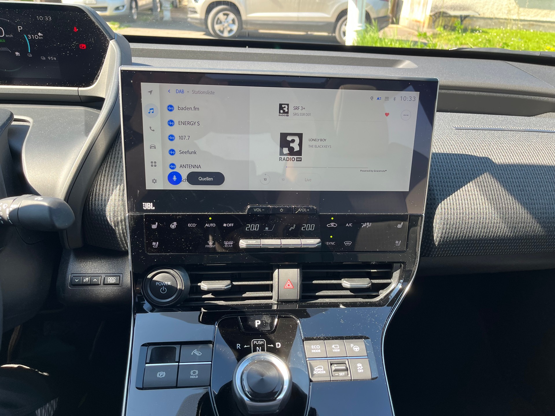 TOYOTA bZ4X Premium 71,4 kWh 4WD-image-16