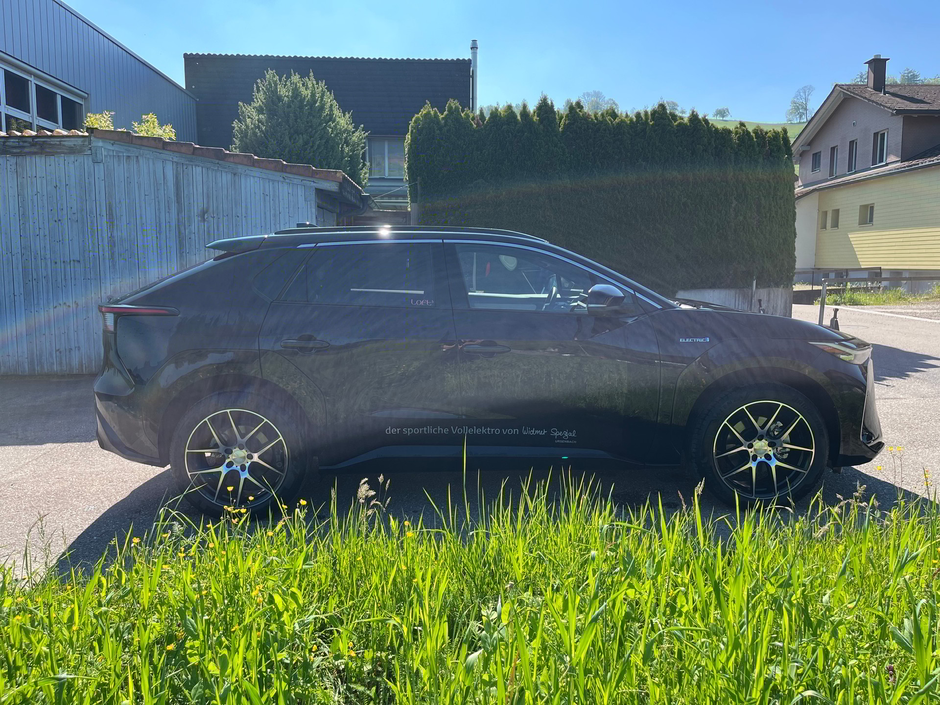 TOYOTA bZ4X Premium 71,4 kWh 4WD-image-5