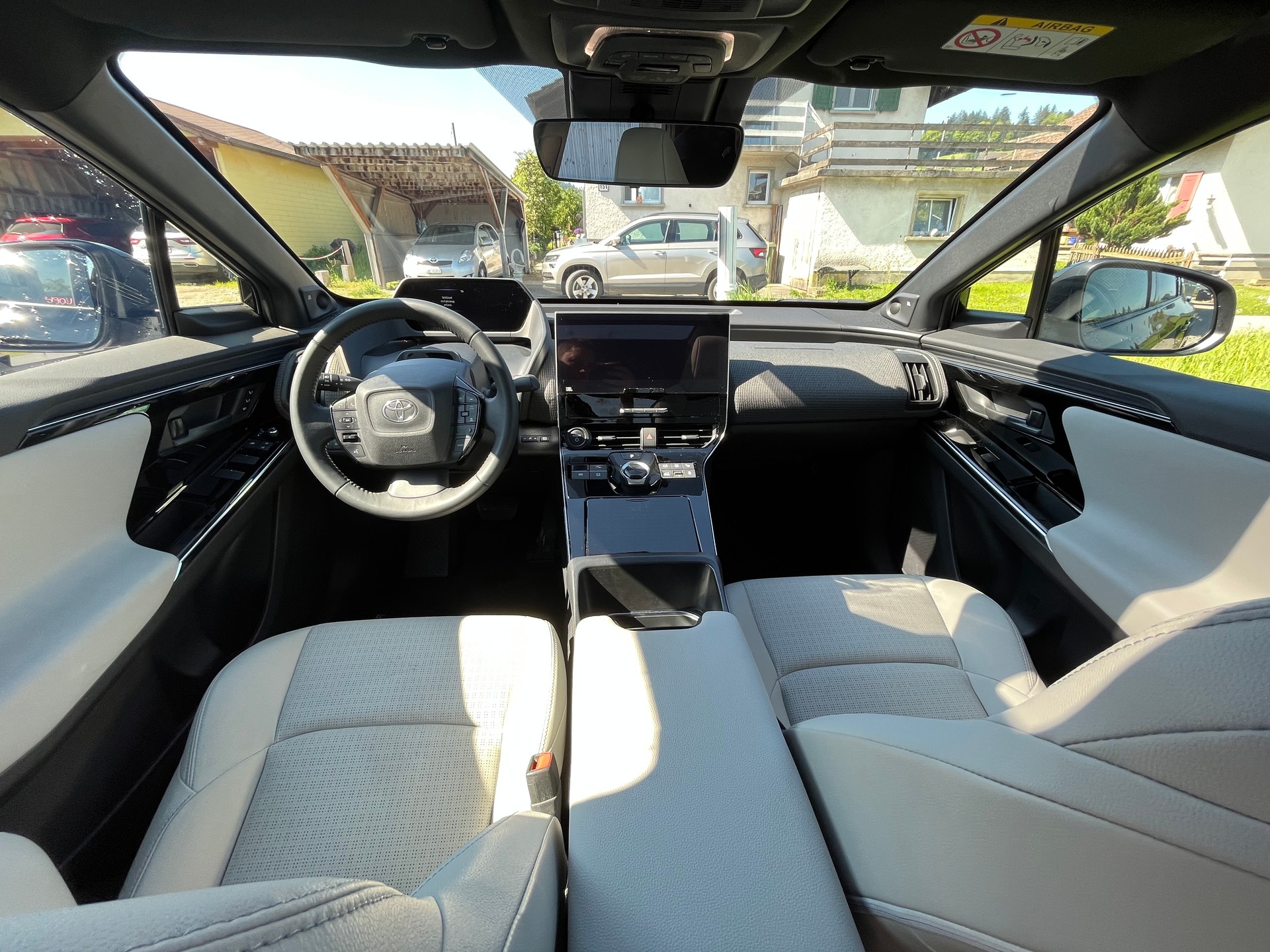 TOYOTA bZ4X Premium 71,4 kWh 4WD-image-13