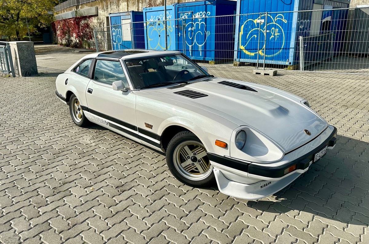 1918615719.jpeg?w=1200&q=90