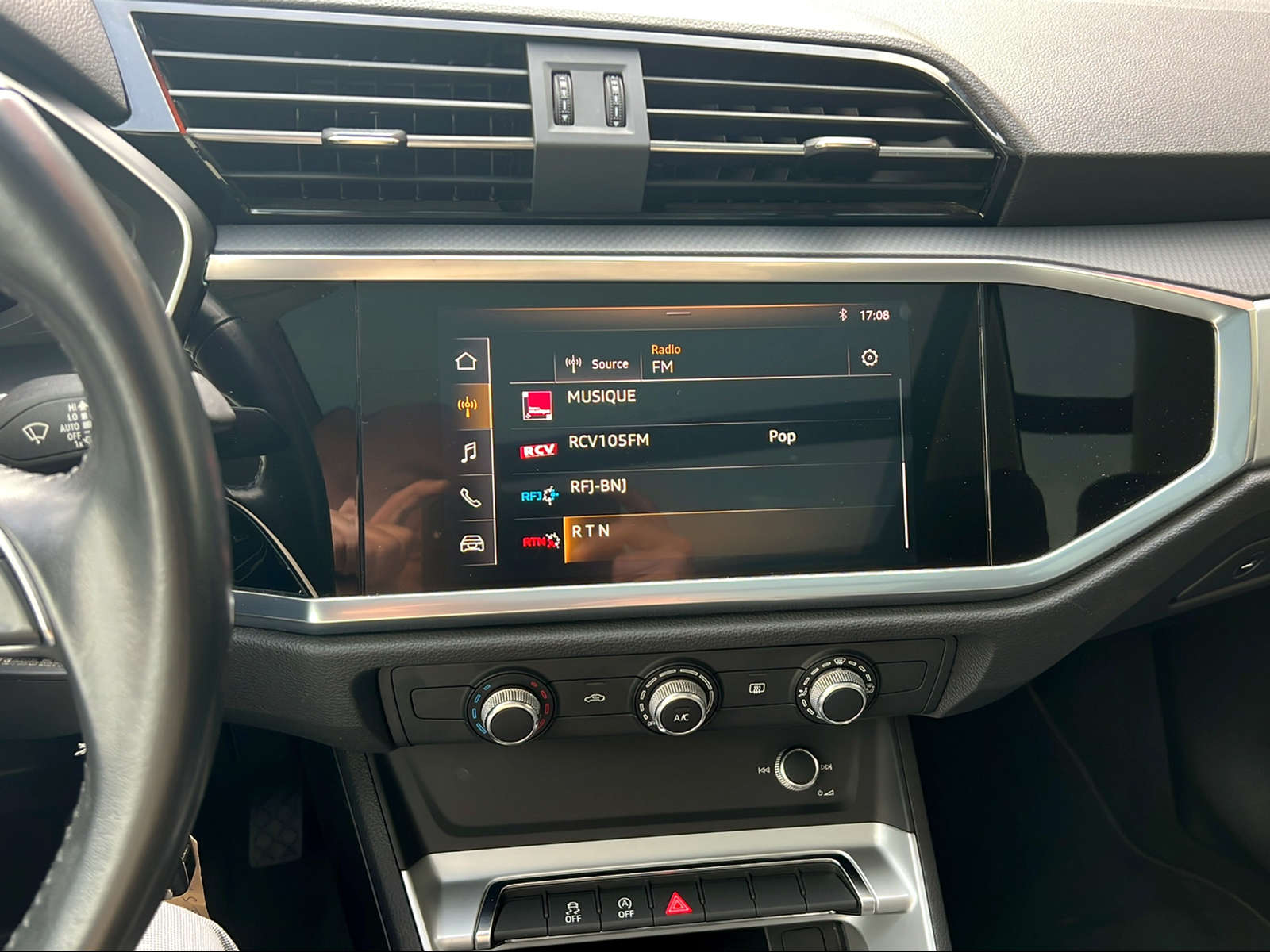 AUDI Q3 35 TFSI-image-10