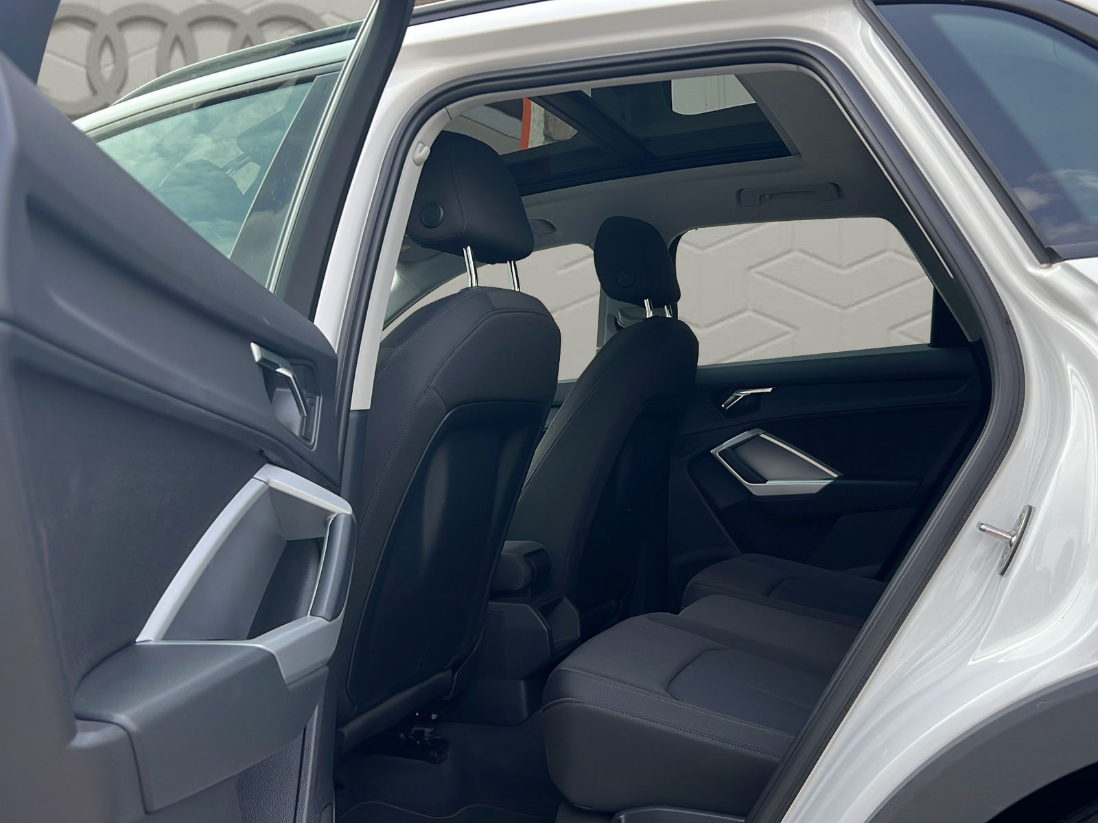 AUDI Q3 35 TFSI-image-12