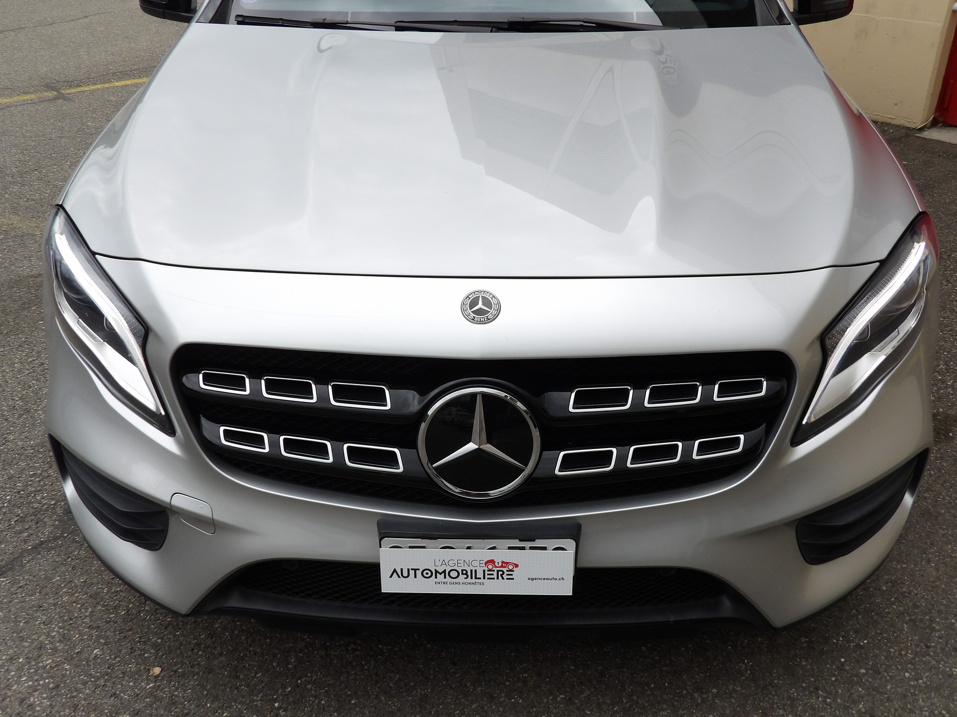 MERCEDES-BENZ GLA 250 AMG Line 4Matic 7G-DCT-showroom-element-2