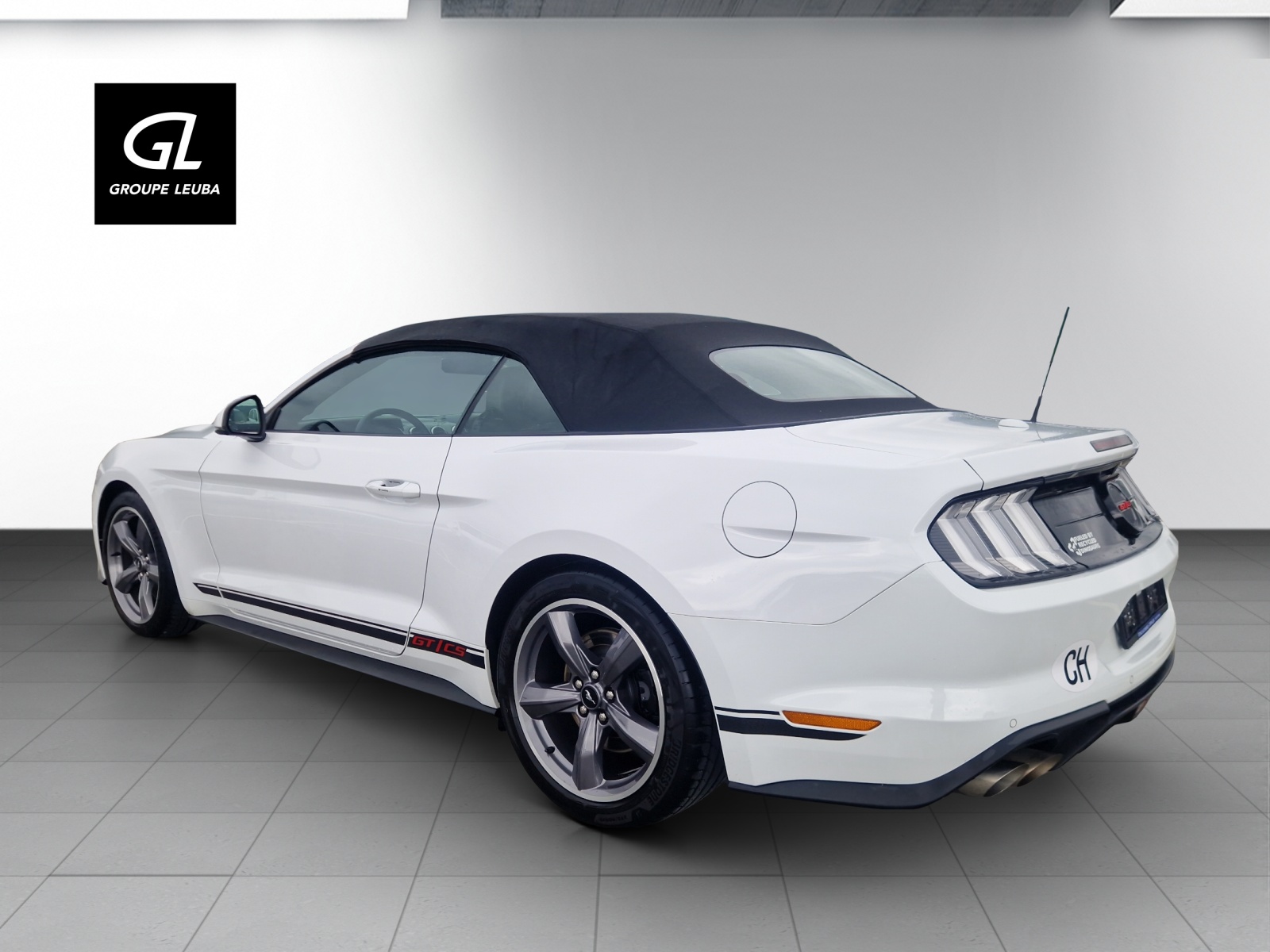 FORD Mustang Convertible 5.0 V8 GT Automat-showroom-element-3