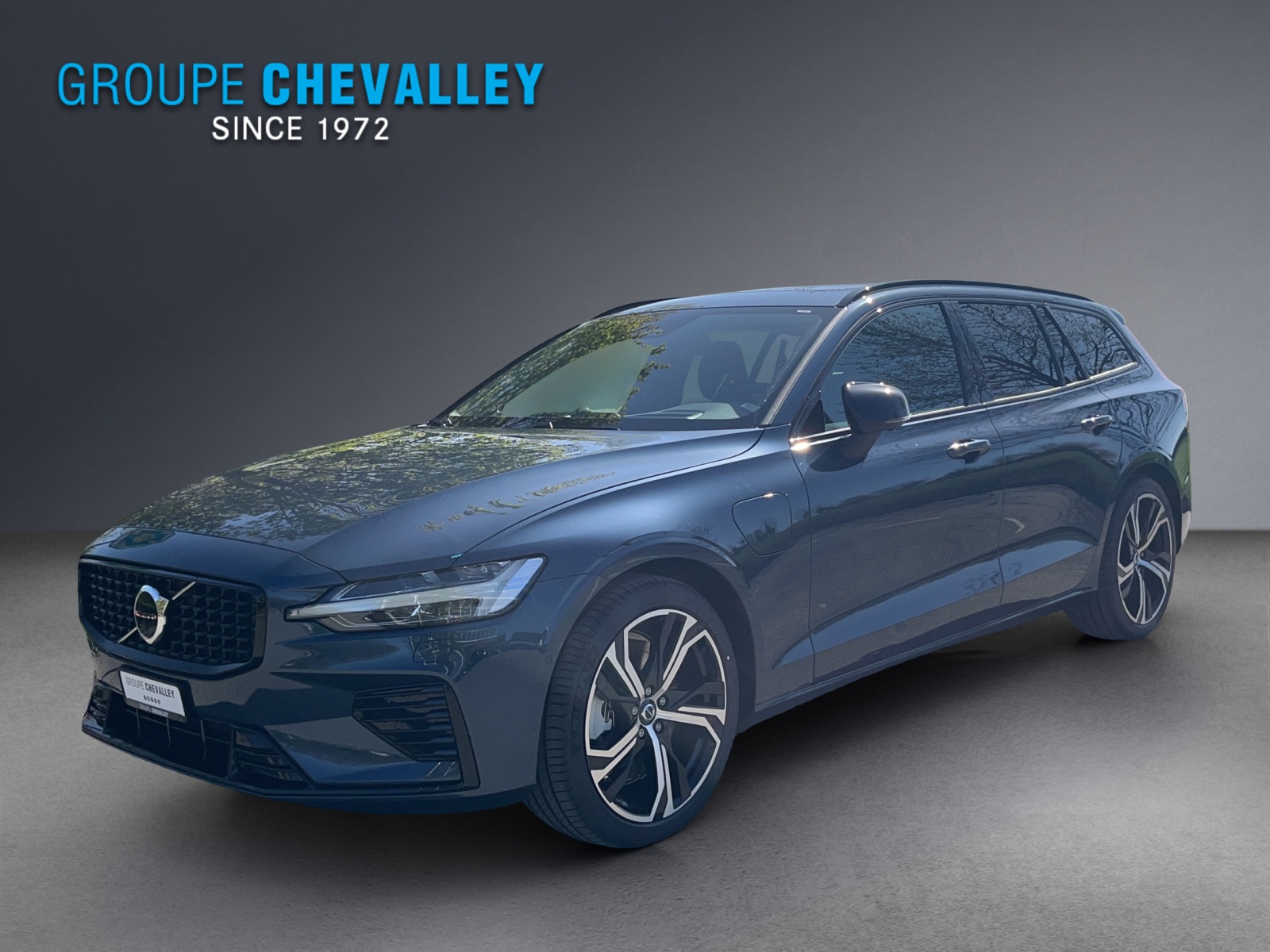 Photo VOLVO V60 V60 T6 eAWD Plug in Hybrid Plus Dark Geartronic