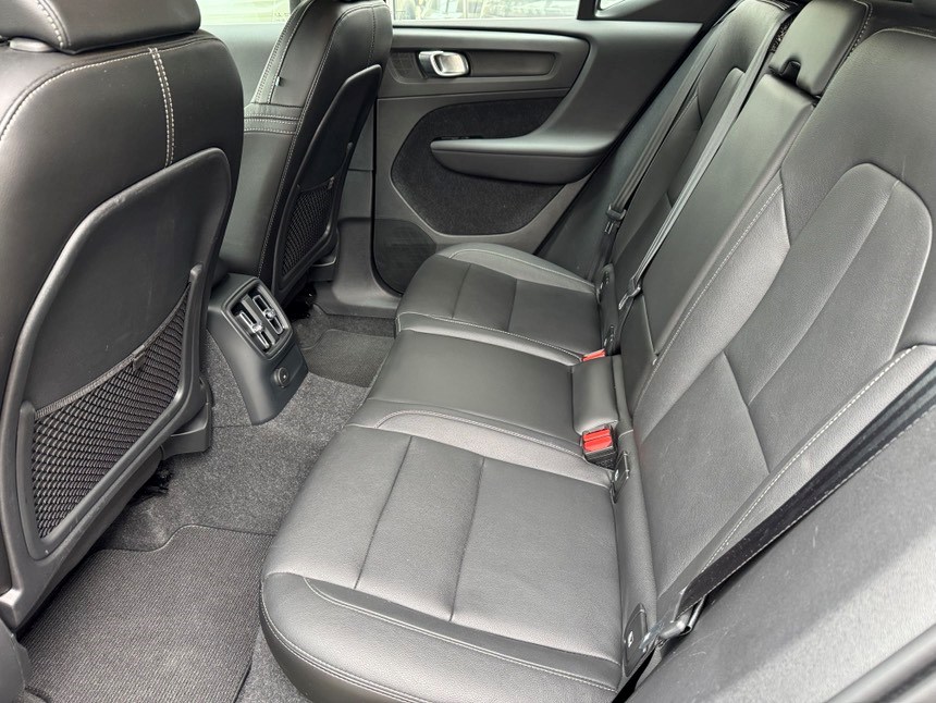 VOLVO XC40 1.5 T4 PiH Inscription-showroom-element-3