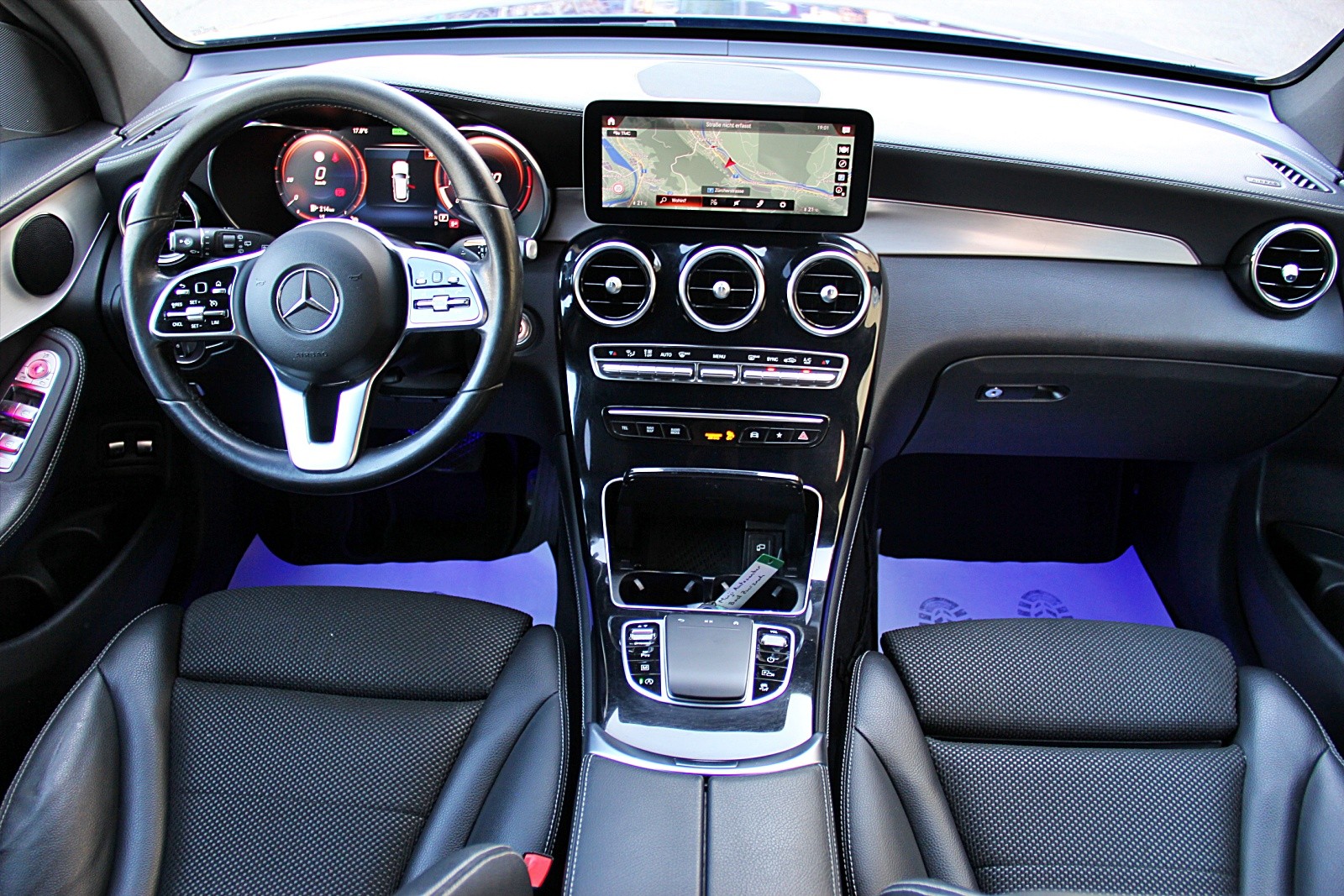 MERCEDES-BENZ GLC 200 4Matic 9G-Tronic-image-8