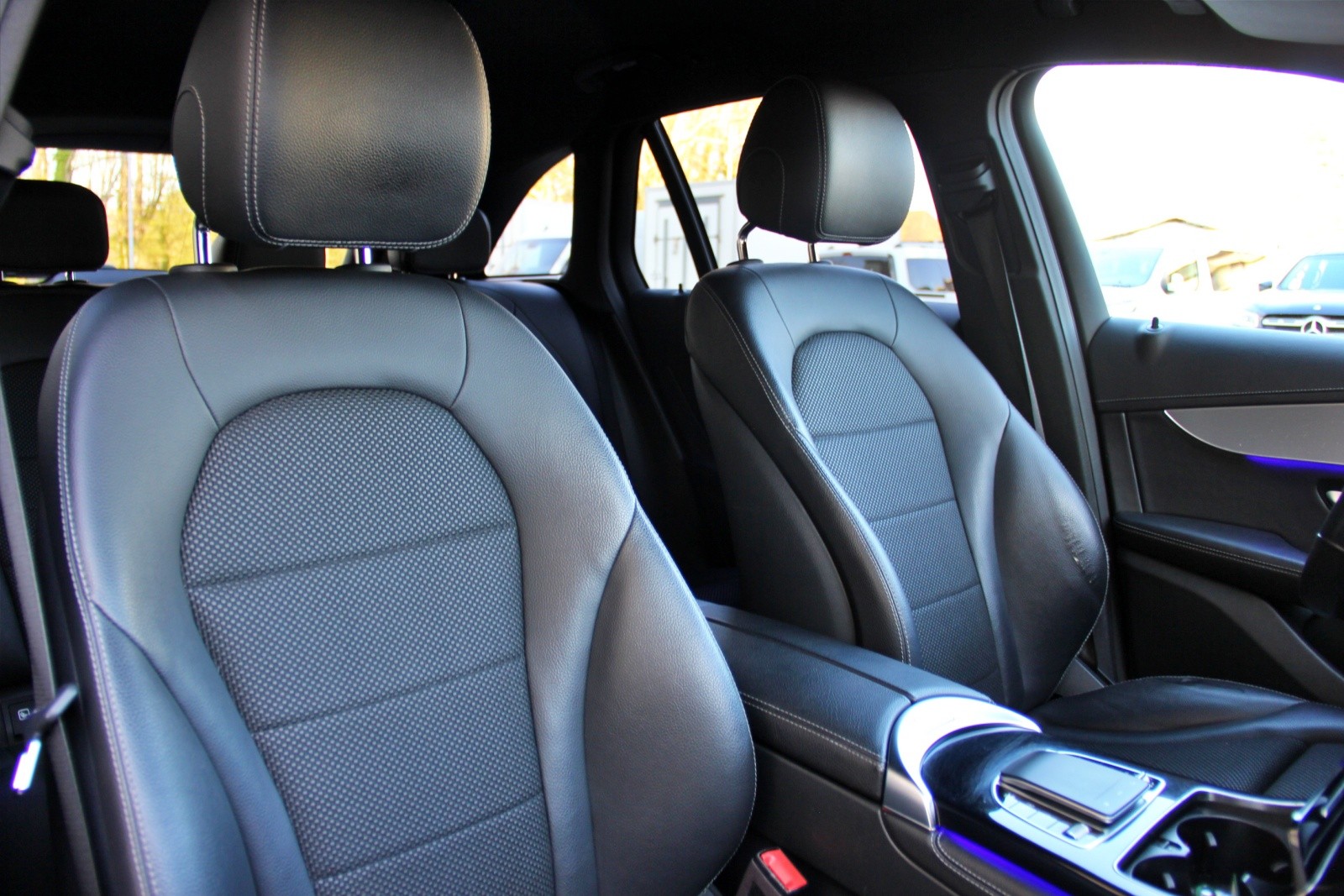 MERCEDES-BENZ GLC 200 4Matic 9G-Tronic-image-10