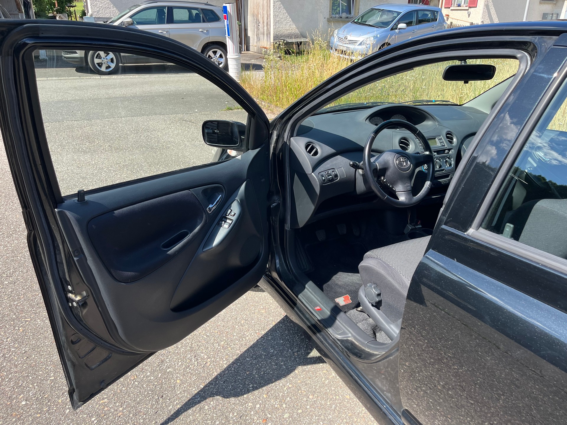 TOYOTA Yaris 1.5 TS-image-8