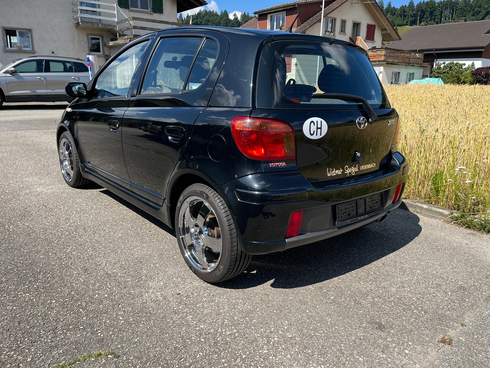 TOYOTA Yaris 1.5 TS-showroom-element-2
