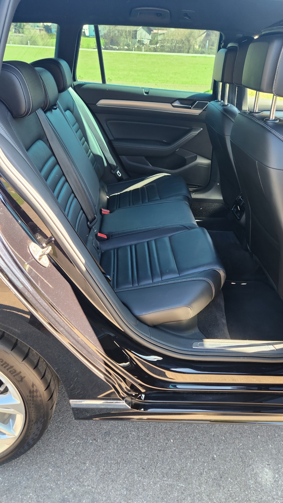 VW Passat Variant 2.0 TDI SCR BMT Sport DSG R-Line-image-15