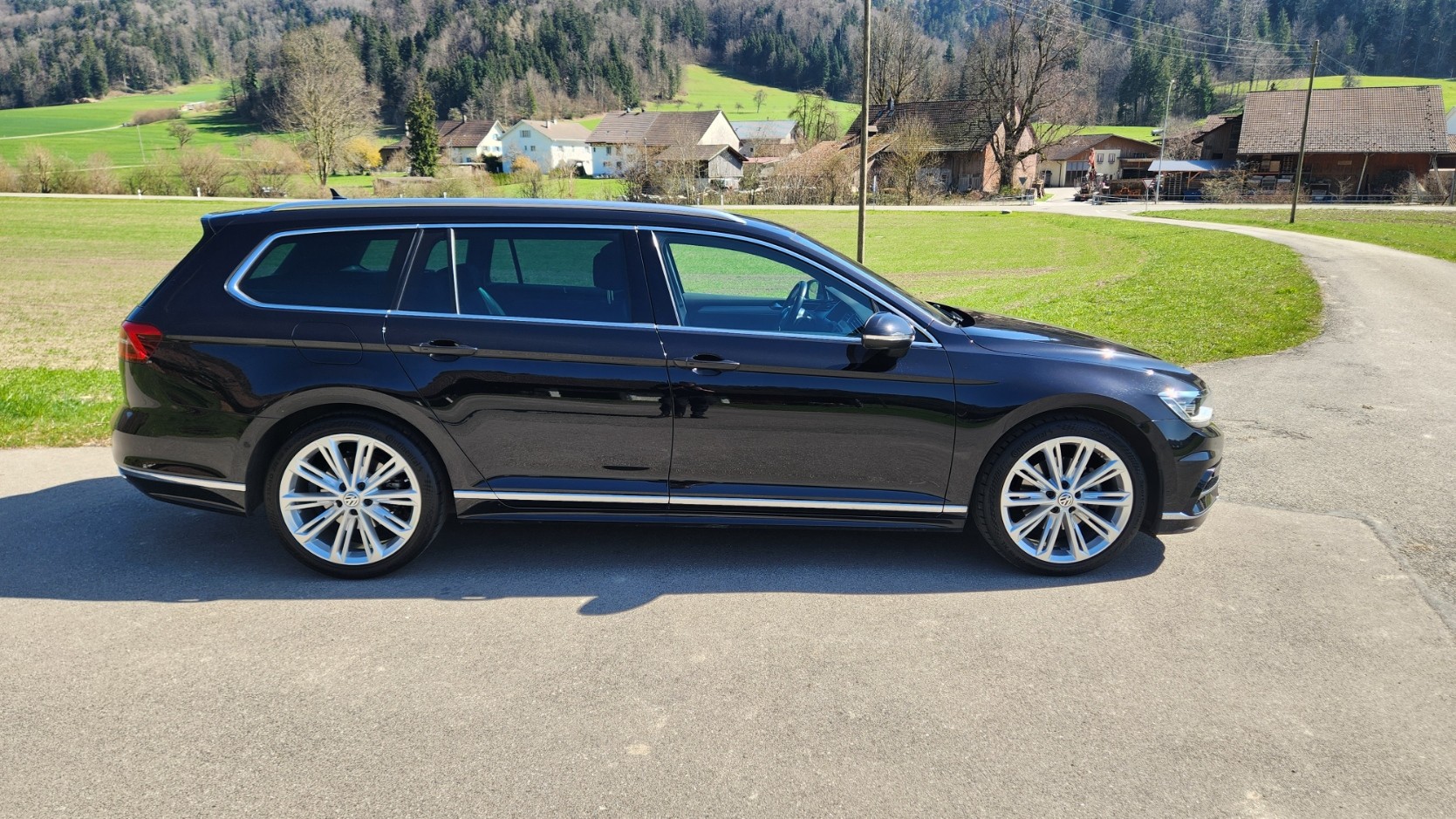 VW Passat Variant 2.0 TDI SCR BMT Sport DSG R-Line-image-1