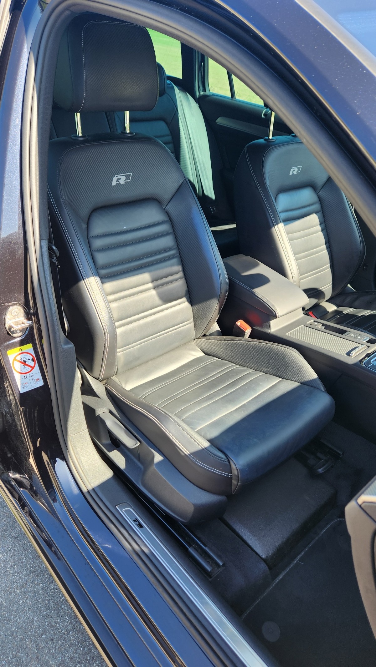VW Passat Variant 2.0 TDI SCR BMT Sport DSG R-Line-image-12