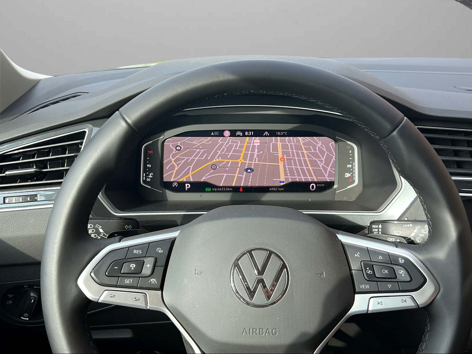 VW Tiguan 2.0TSI Elegance 4Motion DSG-image-8
