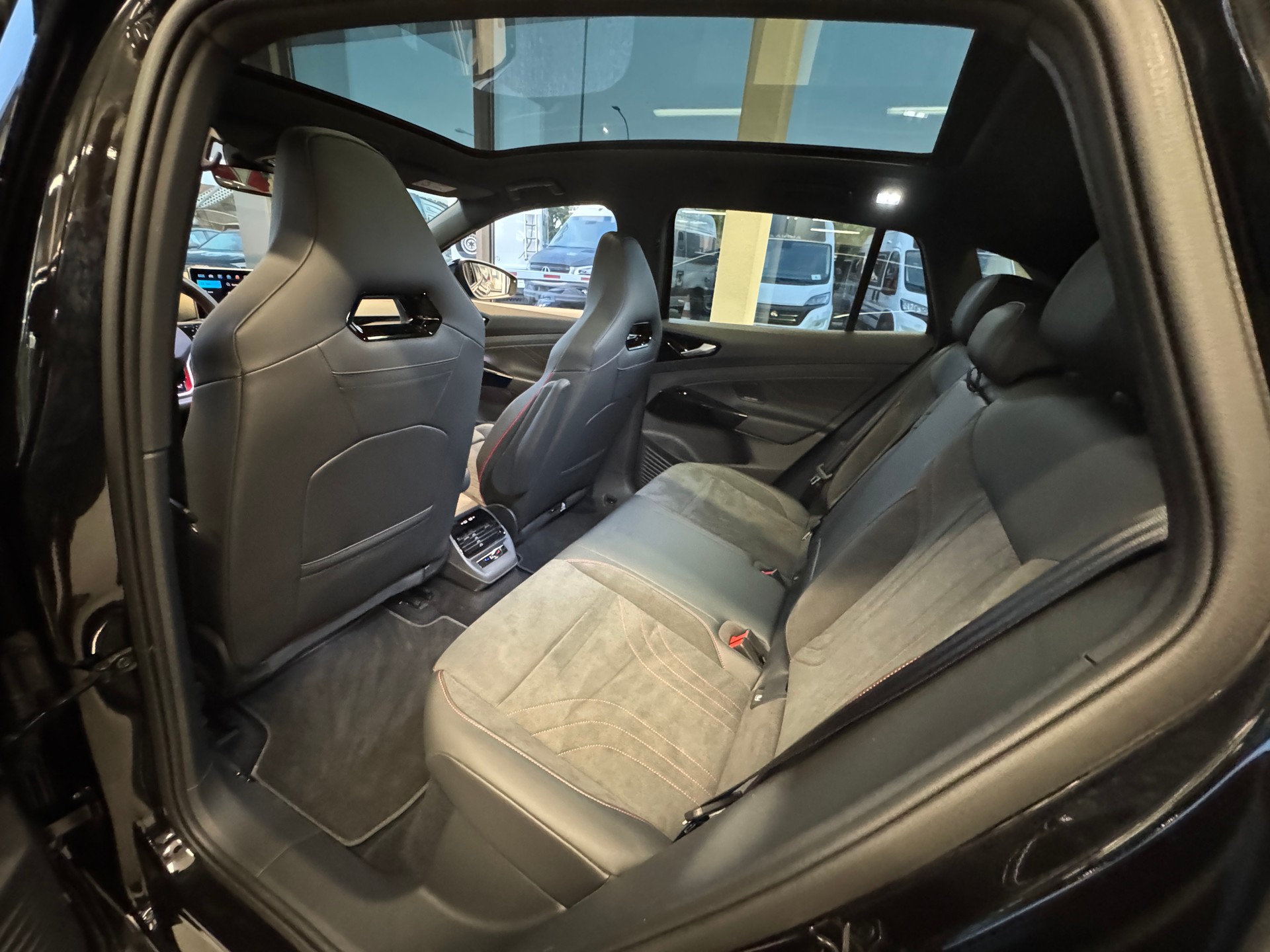 VW ID.4 GTX 77 kWh 4Motion (340PS) *Np.83'530.-* AHK PanoDach el.Sitze mit Memory🇨🇭CH Auslieferung-image-9