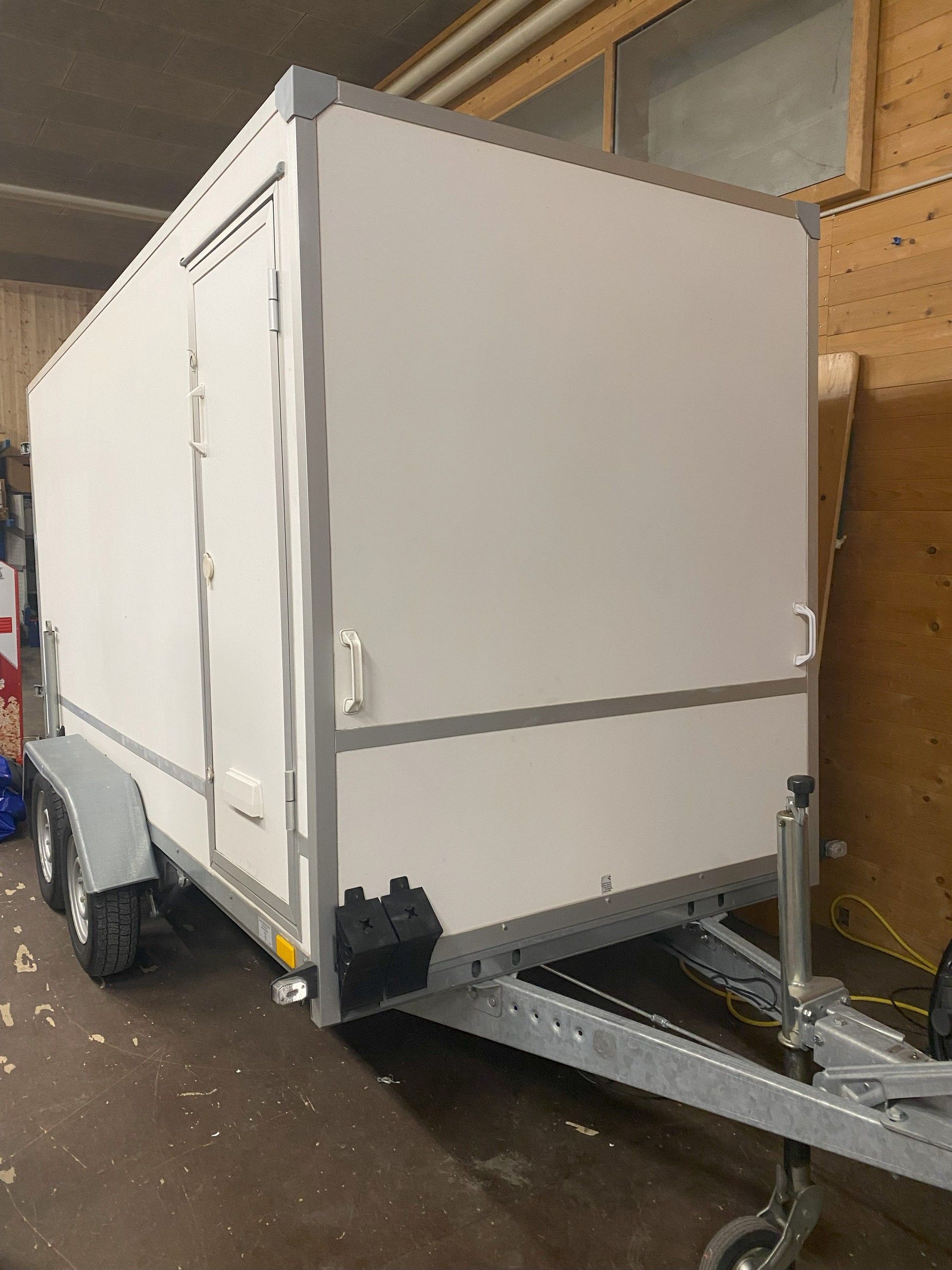 BLYSS Koffer Anhänger AH C250 ST