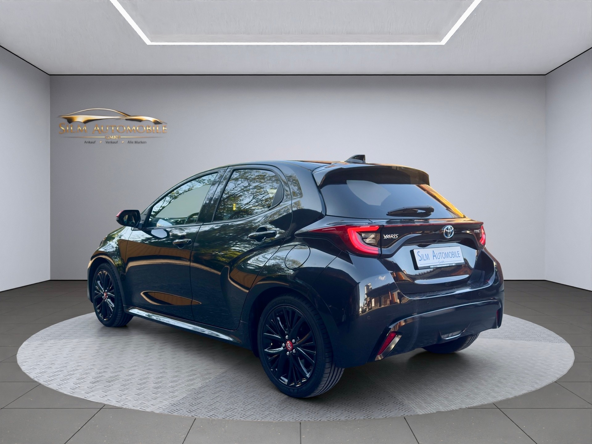 TOYOTA Yaris 1.5 Pop e-CVT-showroom-element-3
