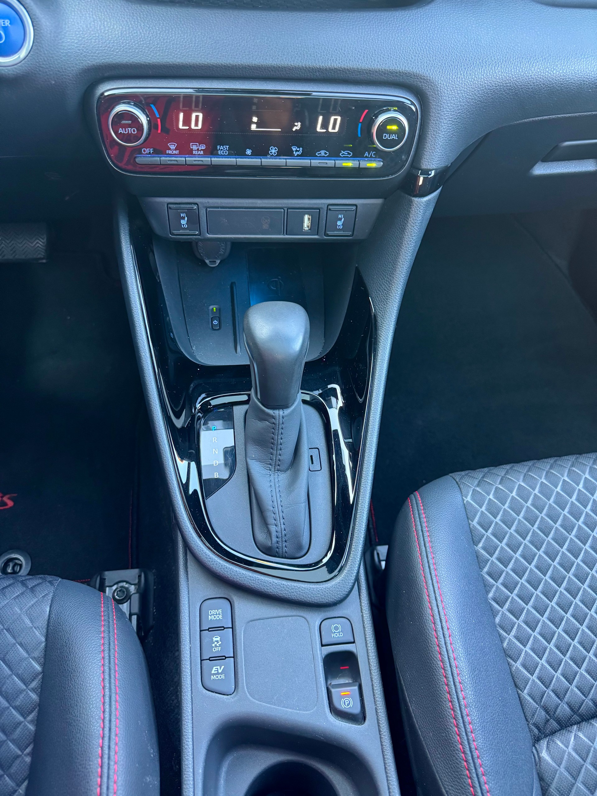 TOYOTA Yaris 1.5 Pop e-CVT-image-22