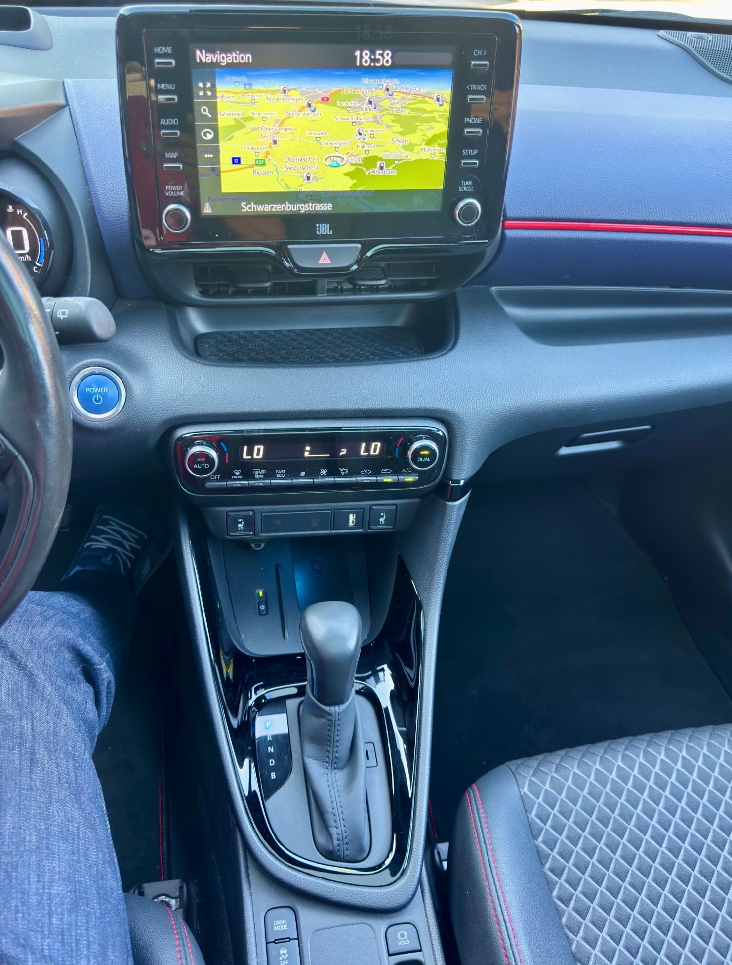 TOYOTA Yaris 1.5 Pop e-CVT-image-12