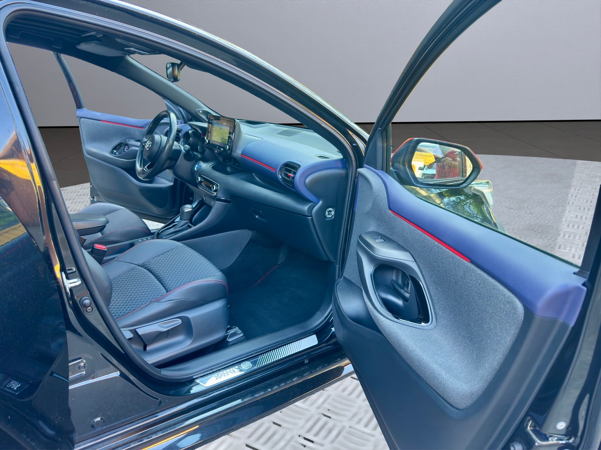 TOYOTA Yaris 1.5 Pop e-CVT-image-14