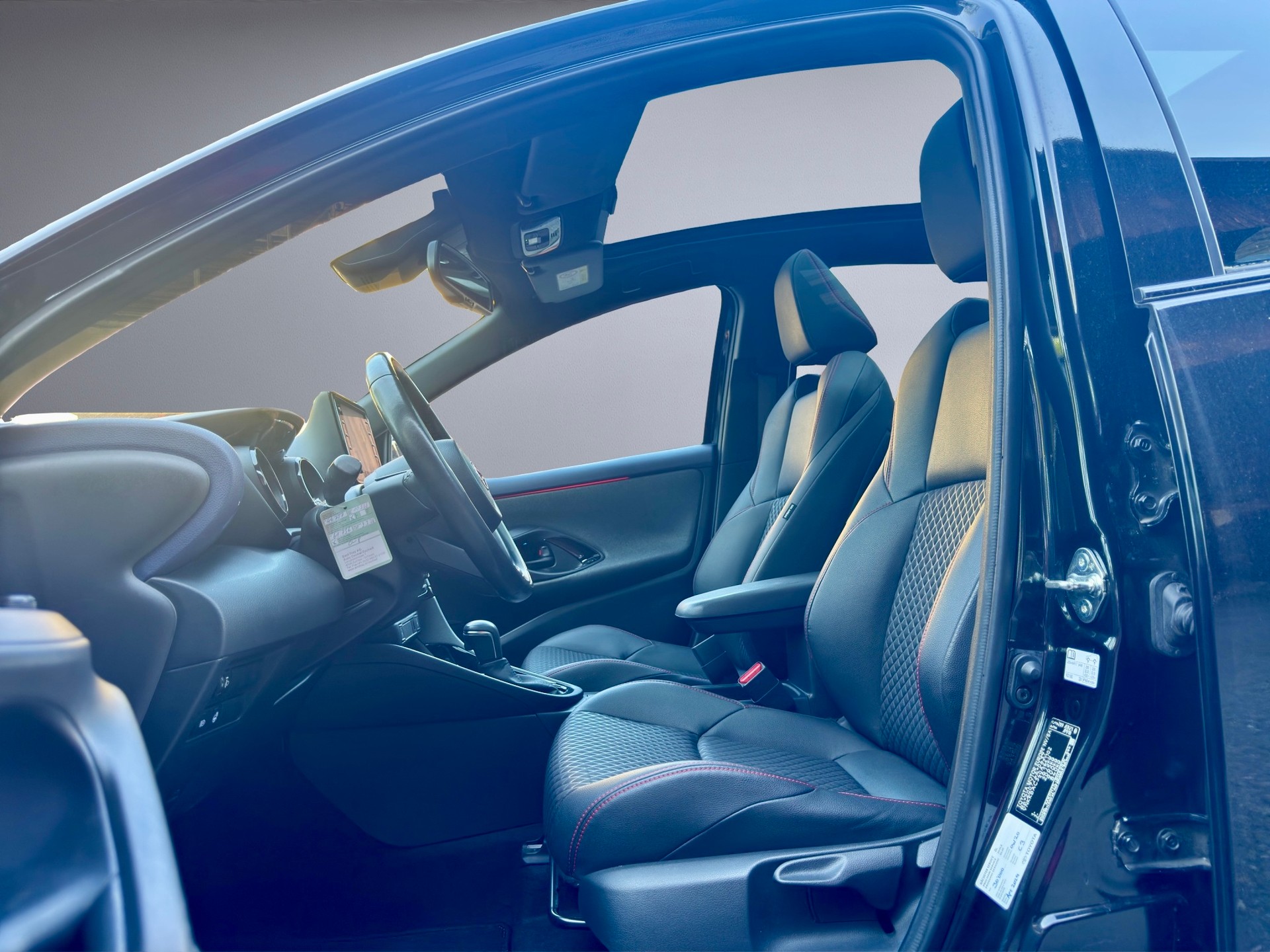TOYOTA Yaris 1.5 Pop e-CVT-image-8