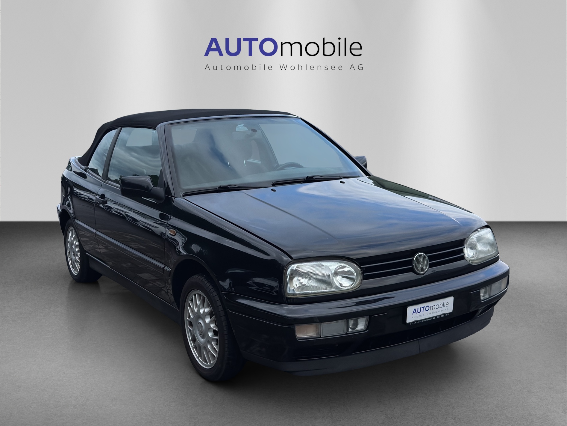 VW Golf Cabriolet 2000 Swiss Classic-showroom-element-3