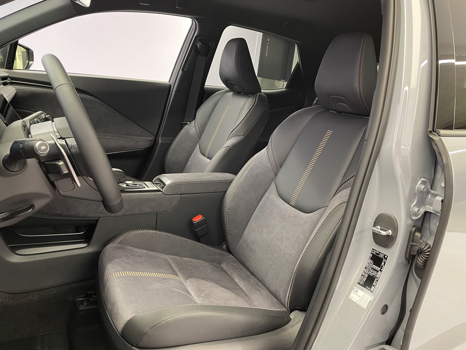LBX 1.5 Hybrid Cool E-FOUR