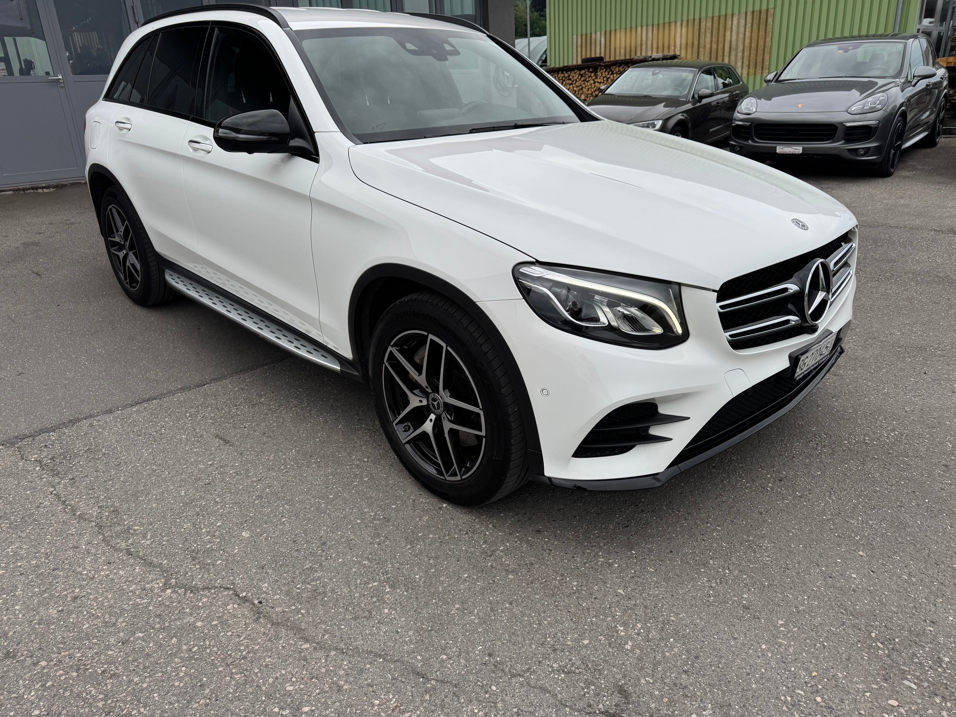 MERCEDES-BENZ GLC 250 d Runout Edition AMG-LINE 4Matic 9G-Tronic-showroom-element-1