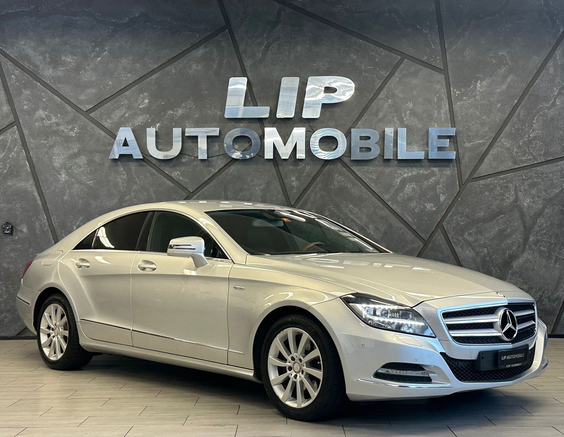 MERCEDES-BENZ CLS 350 7G-Tronic-showroom-element-2