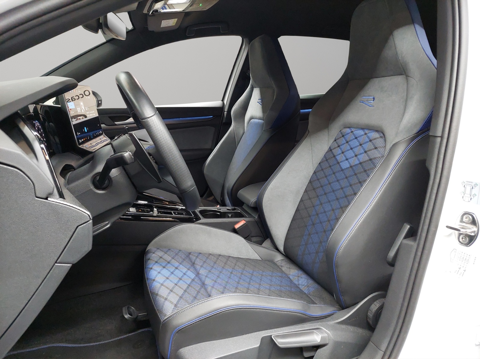 VW Golf 2.0 TSI R DSG 4 Motion-image-5