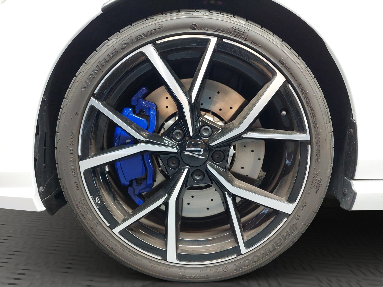 VW Golf 2.0 TSI R DSG 4 Motion-image-11