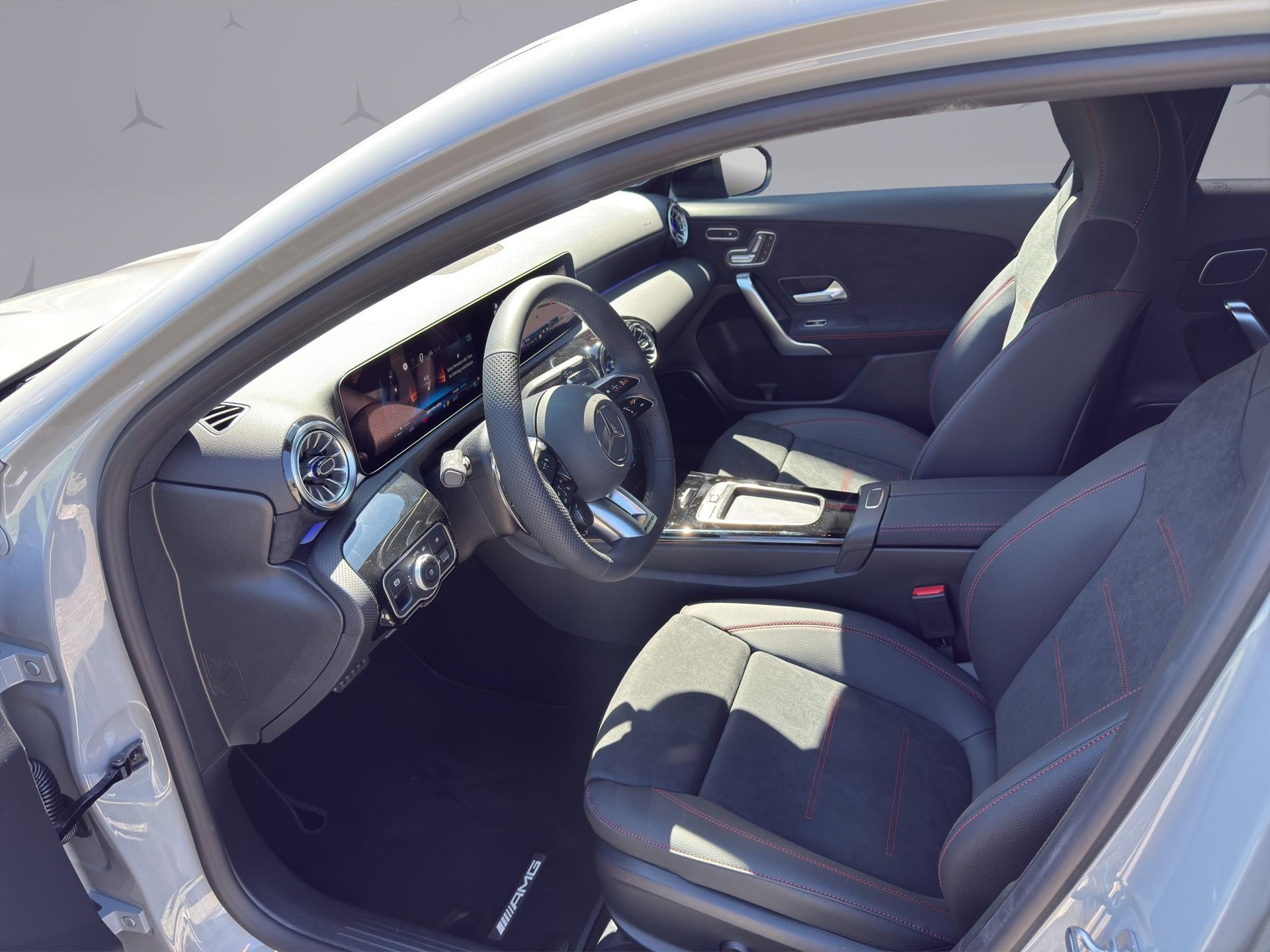 MERCEDES-BENZ A 35 AMG 4matic-image-8