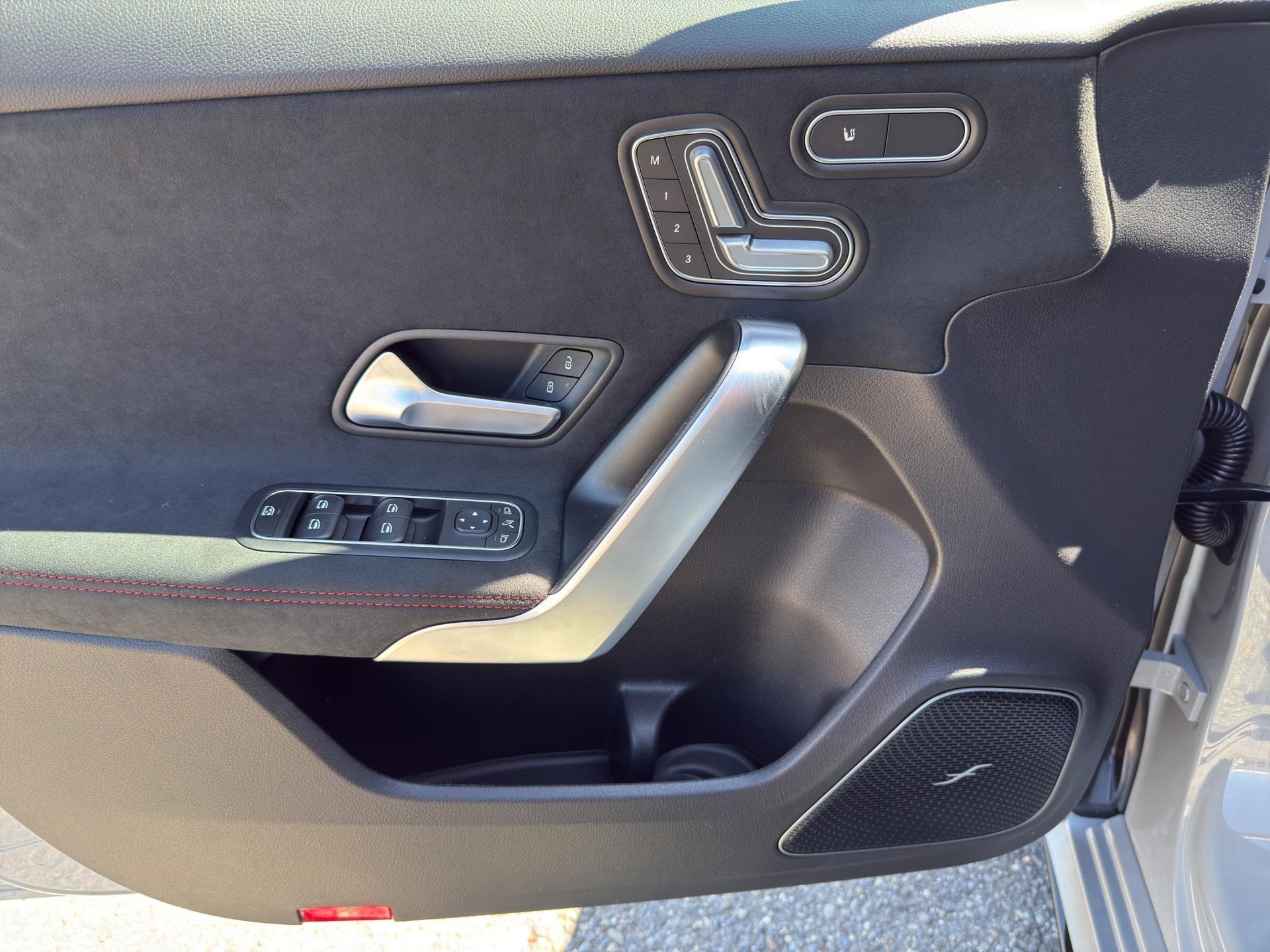 MERCEDES-BENZ A 35 AMG 4matic-image-9