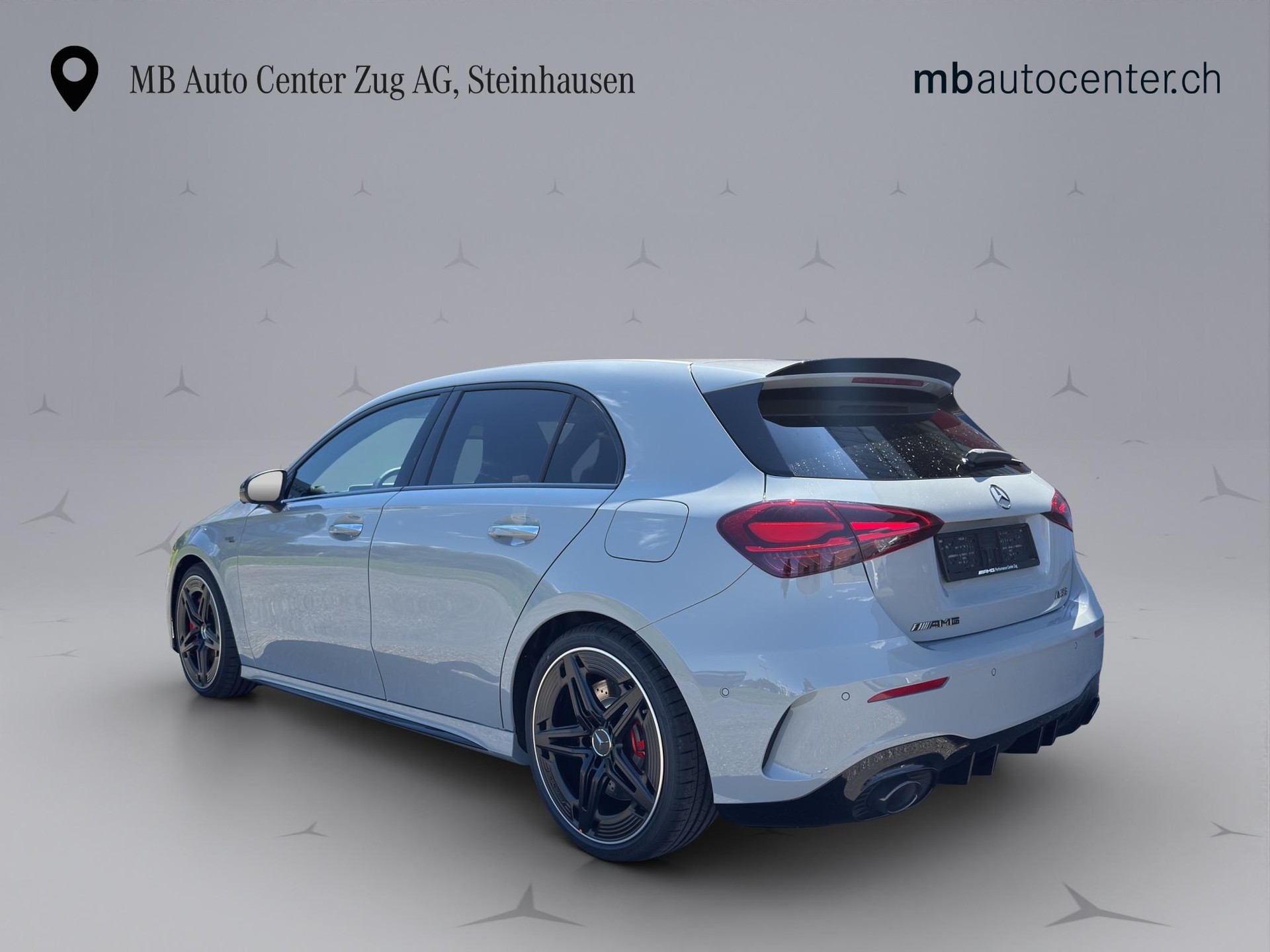 MERCEDES-BENZ A 35 AMG 4matic-showroom-element-2