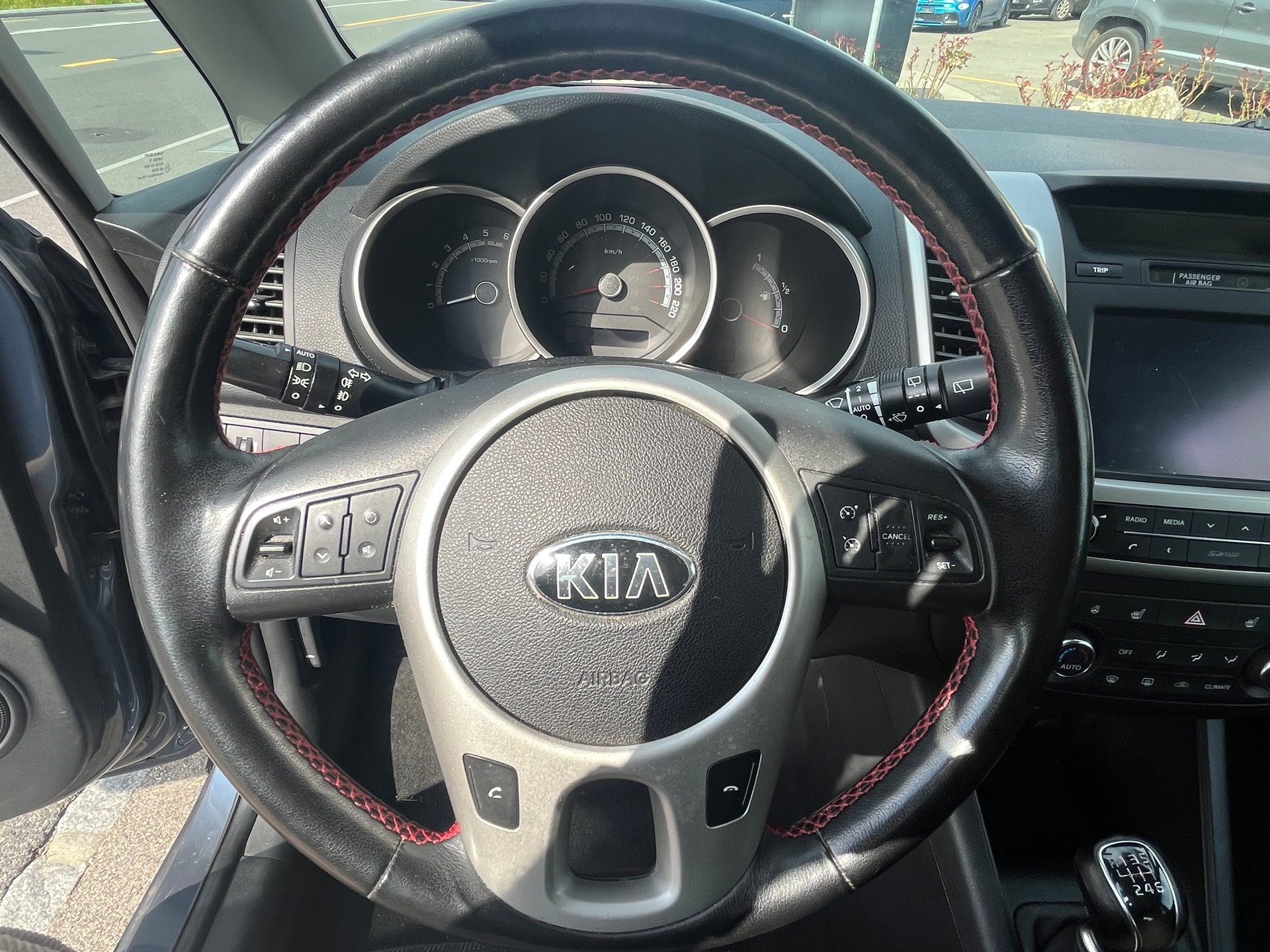 KIA Venga 1.4 CRDi Swiss Eco Edition-image-8