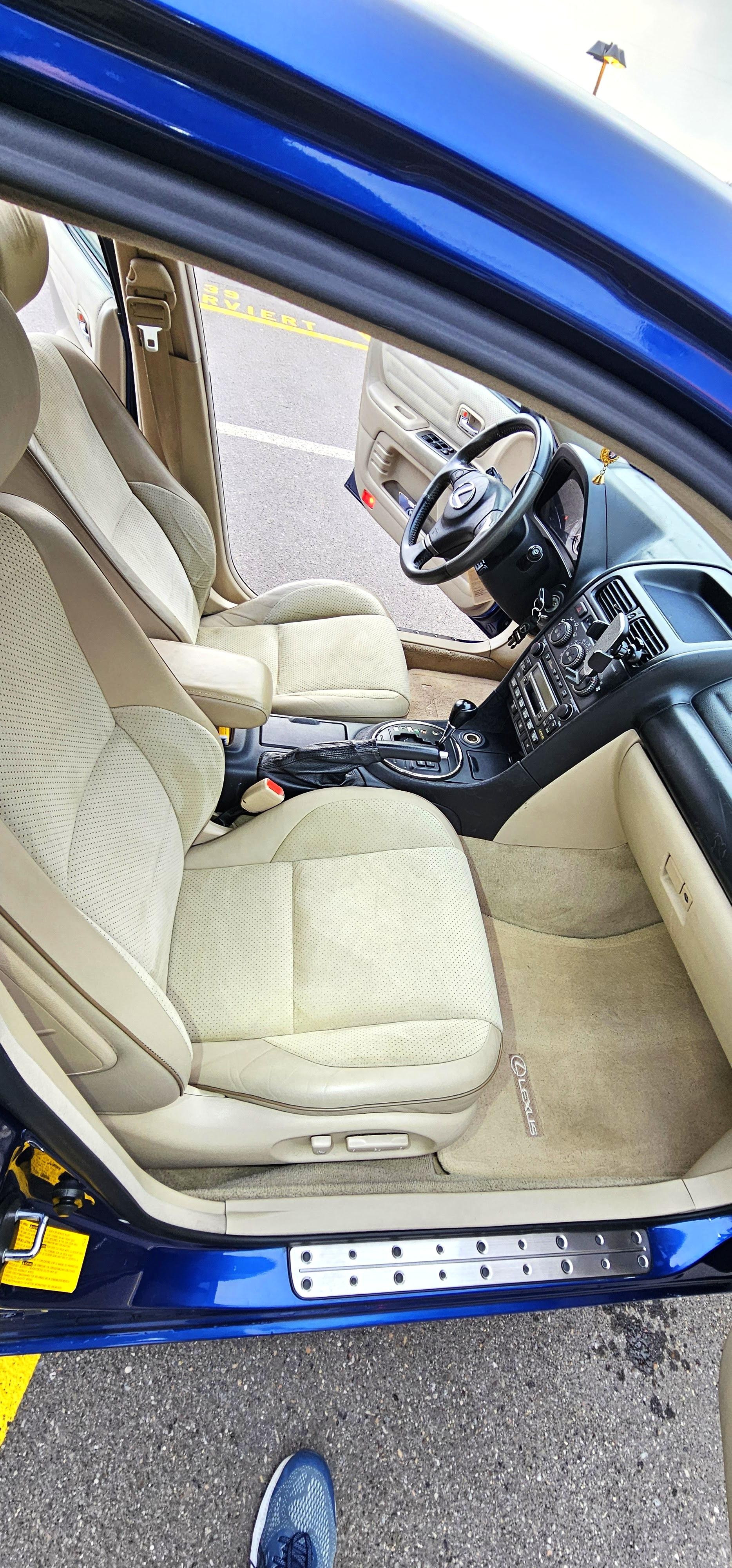 LEXUS IS 300-image-6