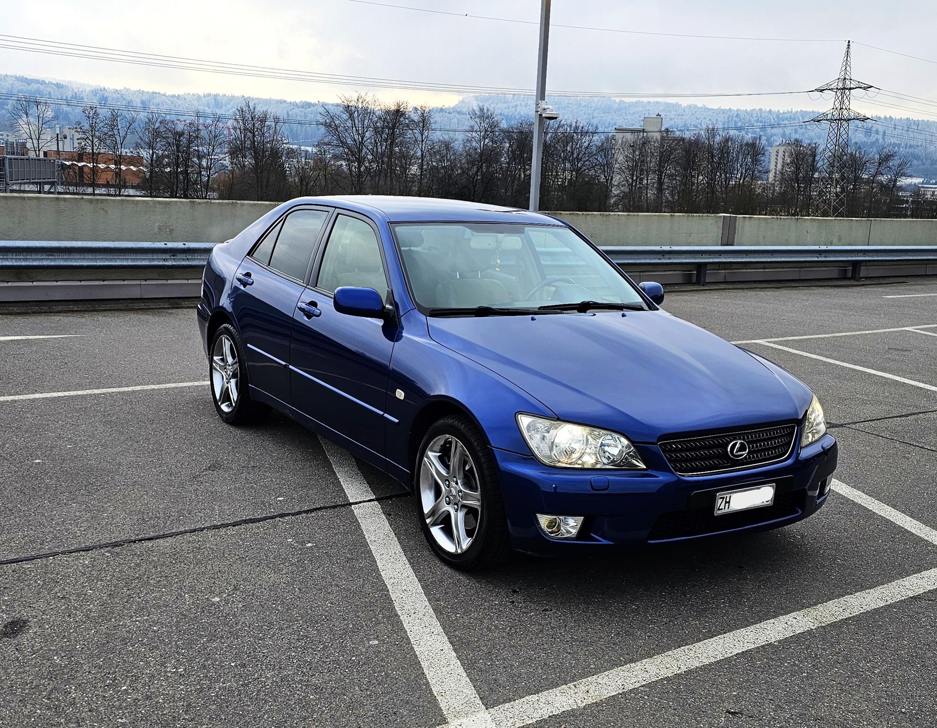 LEXUS IS 300-image-13