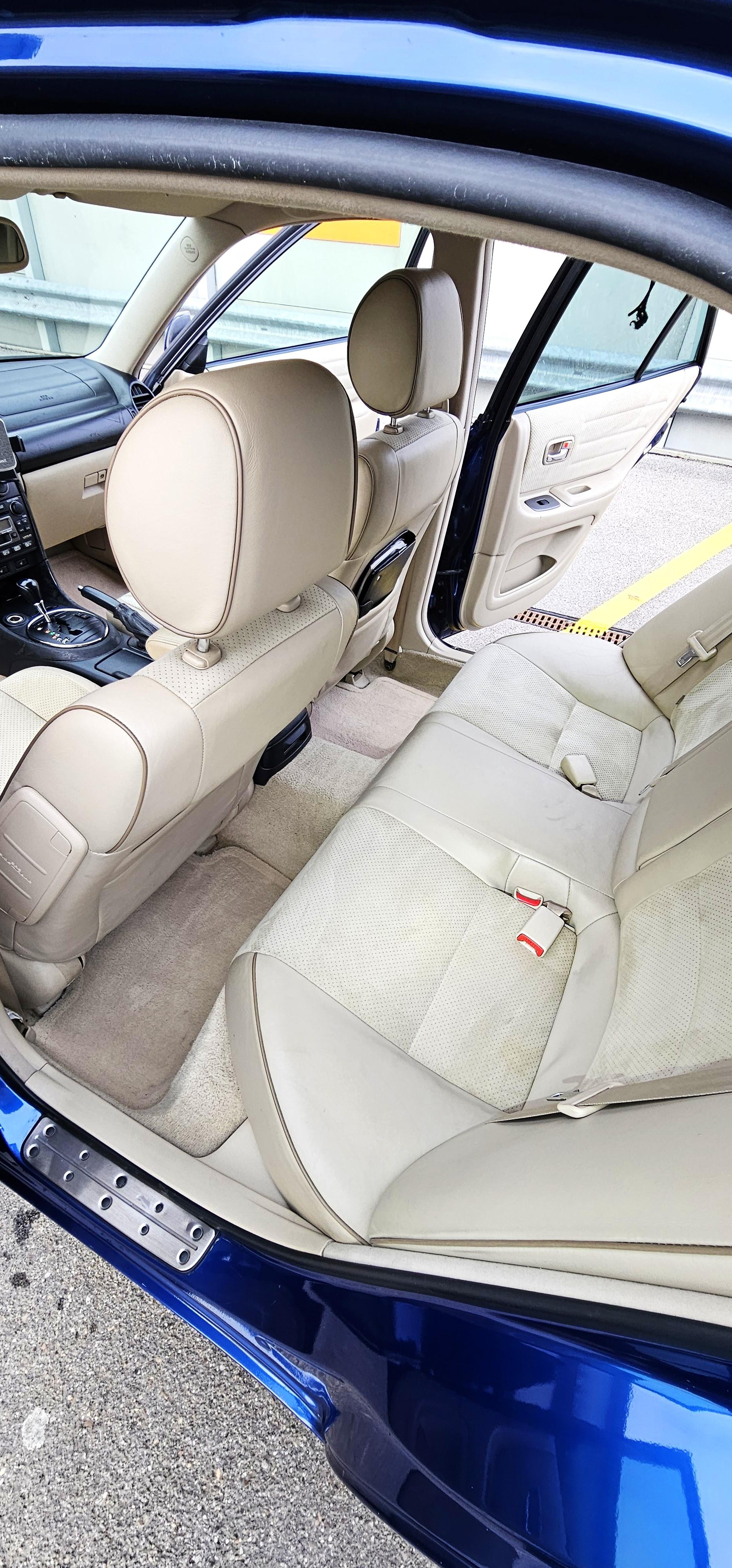 LEXUS IS 300-image-8