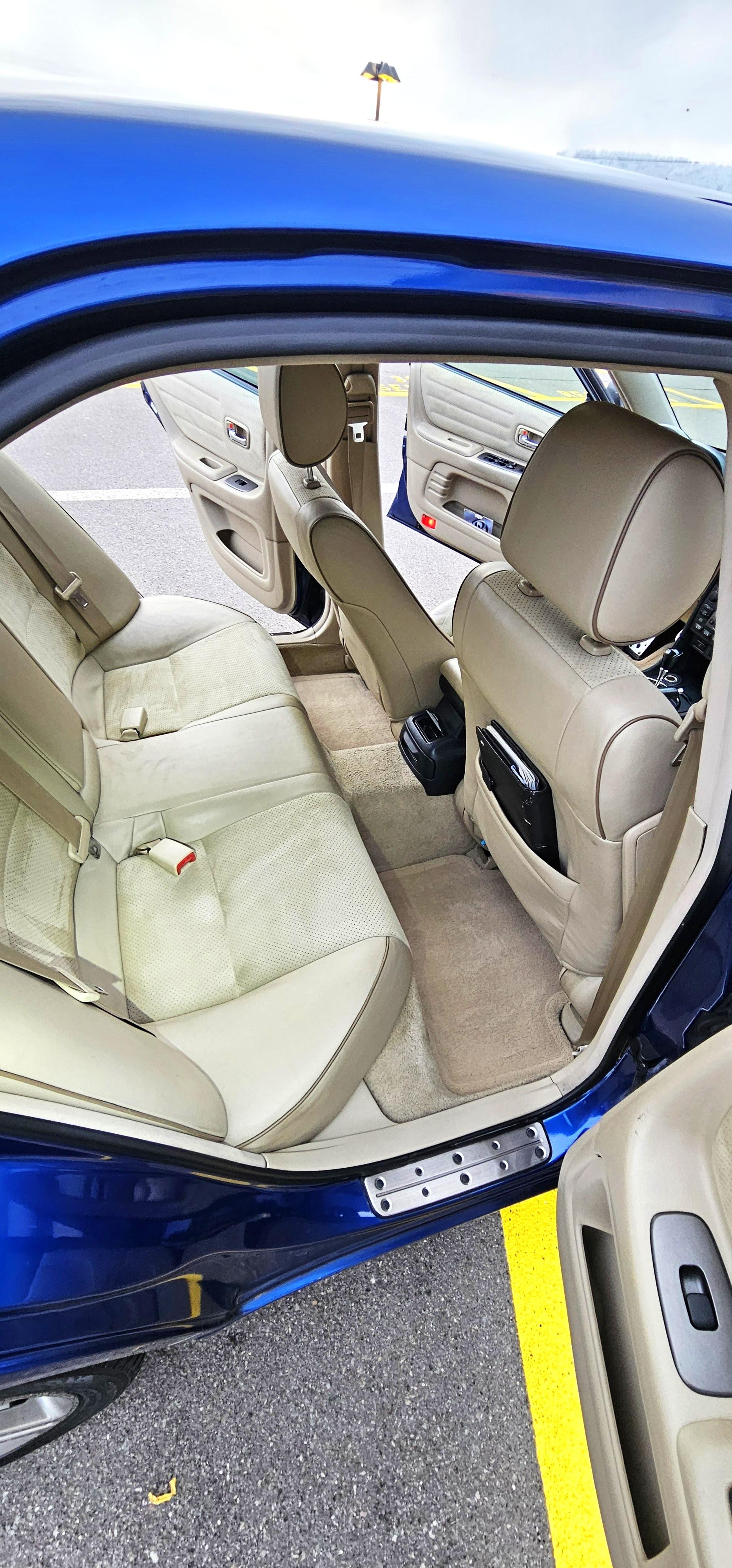 LEXUS IS 300-image-7