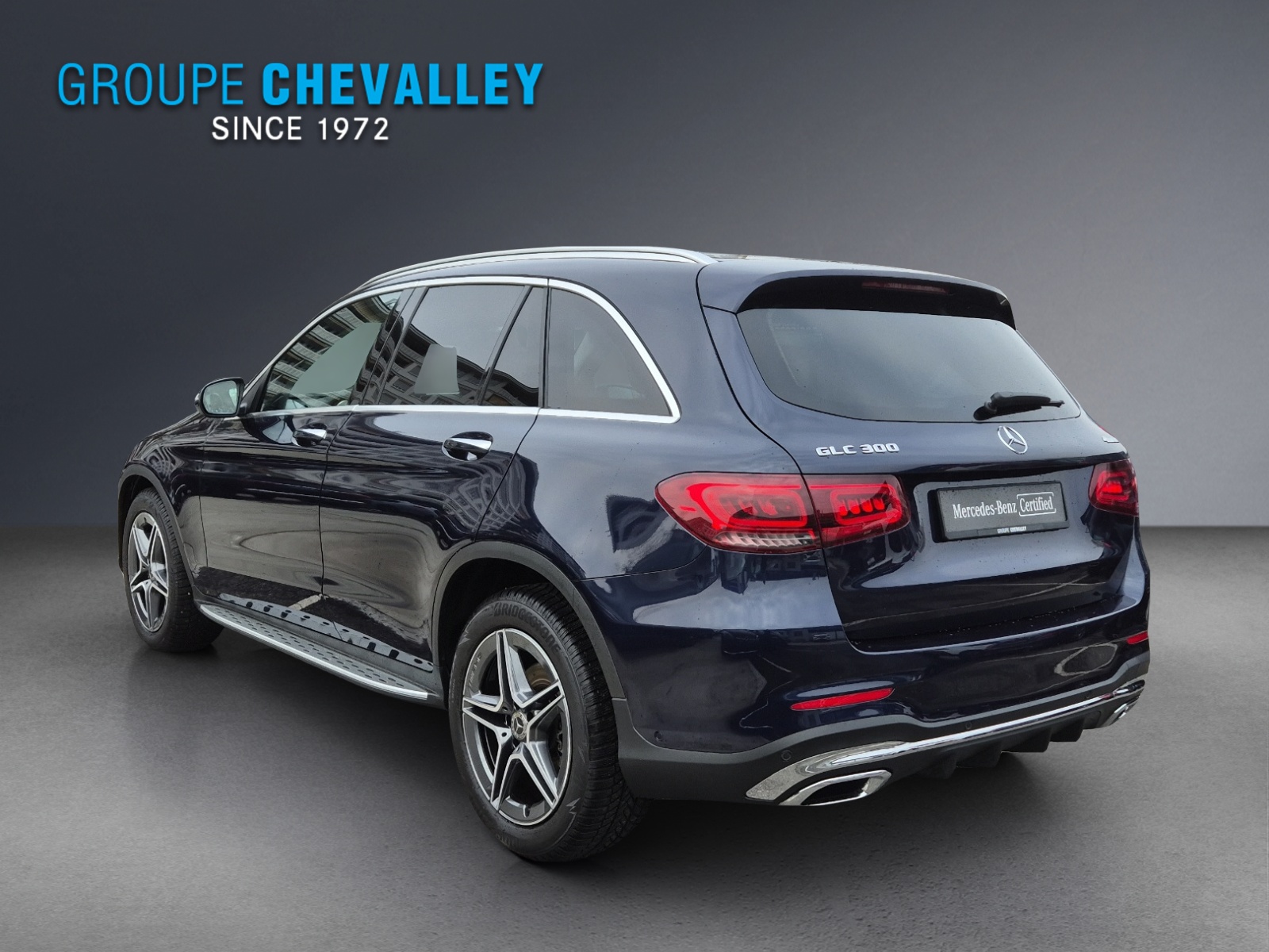 MERCEDES-BENZ GLC 300 AMG Line 4M-showroom-element-2