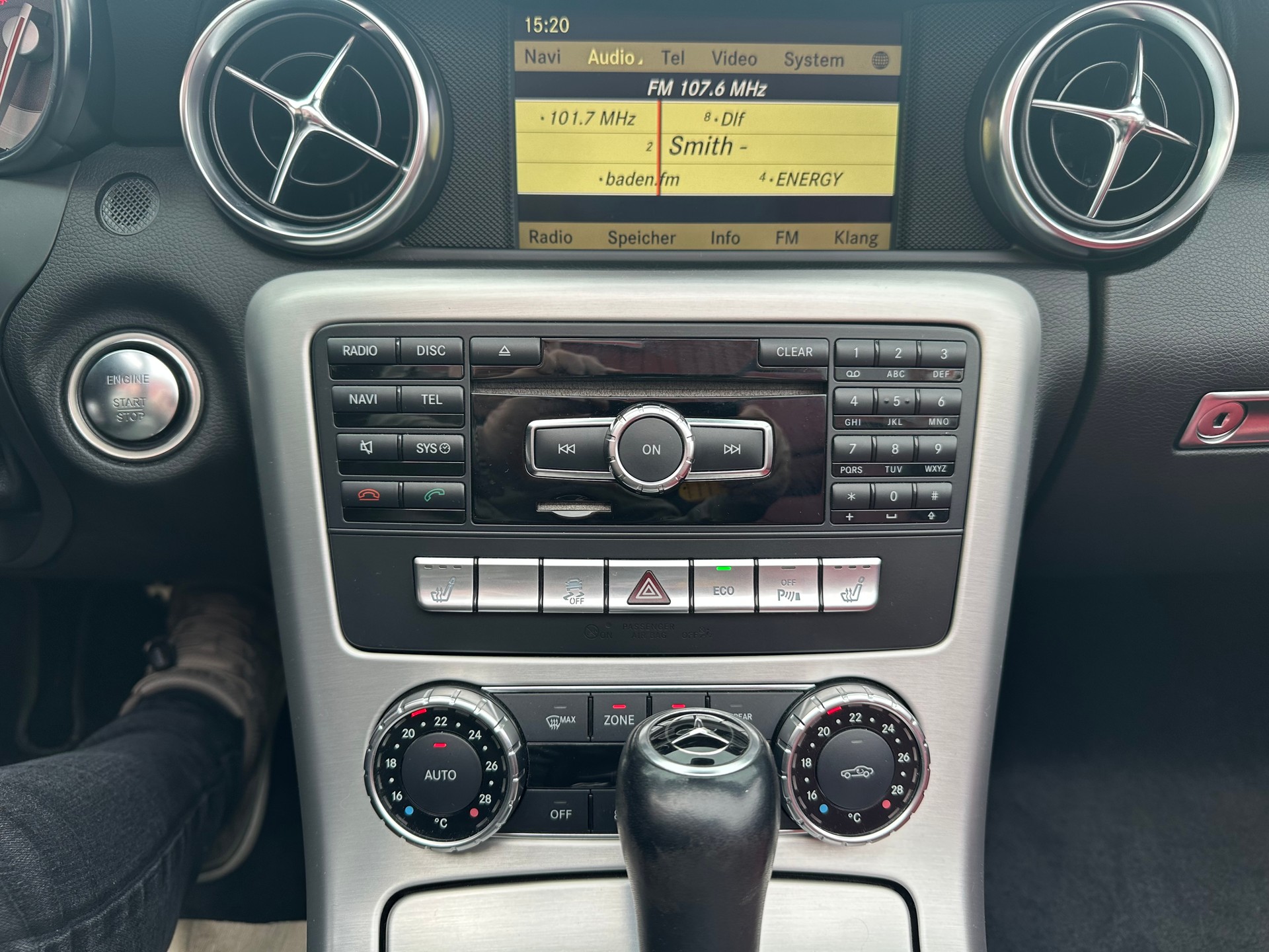 MERCEDES-BENZ SLK 350 7G-Tronic-showroom-element-2