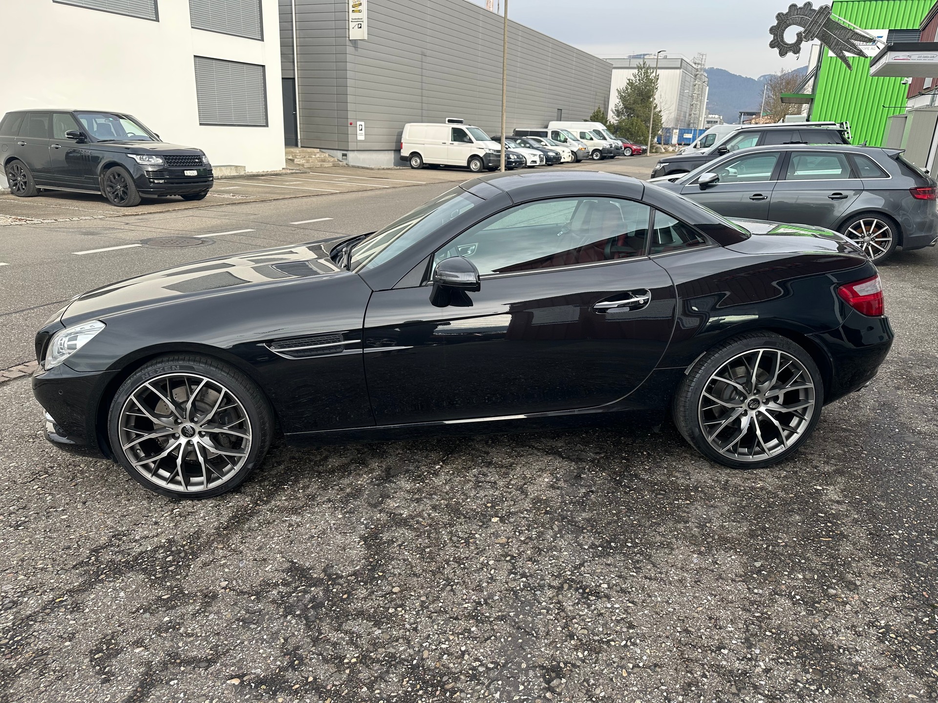 MERCEDES-BENZ SLK 350 7G-Tronic-showroom-element-1
