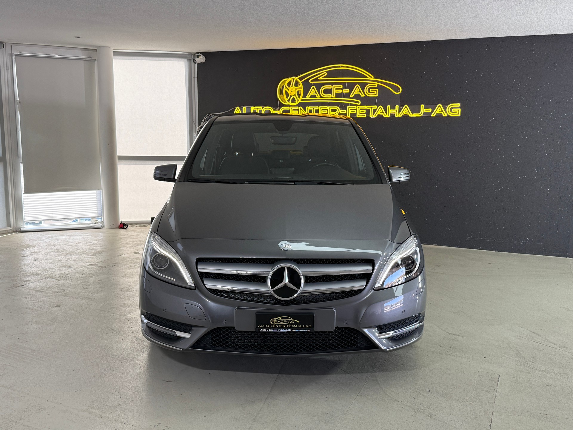 MERCEDES-BENZ B 200 7G-DCT-showroom-element-1