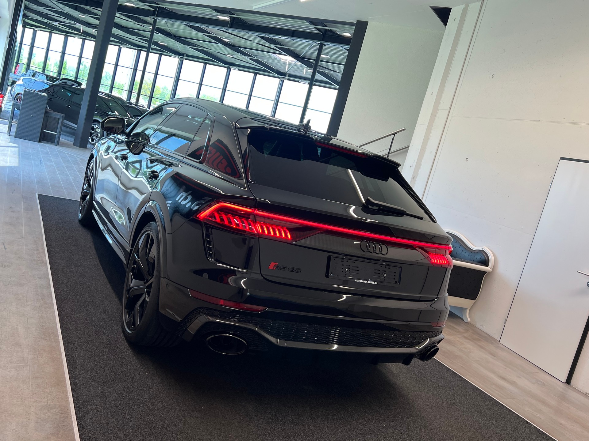 AUDI RSQ8  quattro tiptronic-image-8