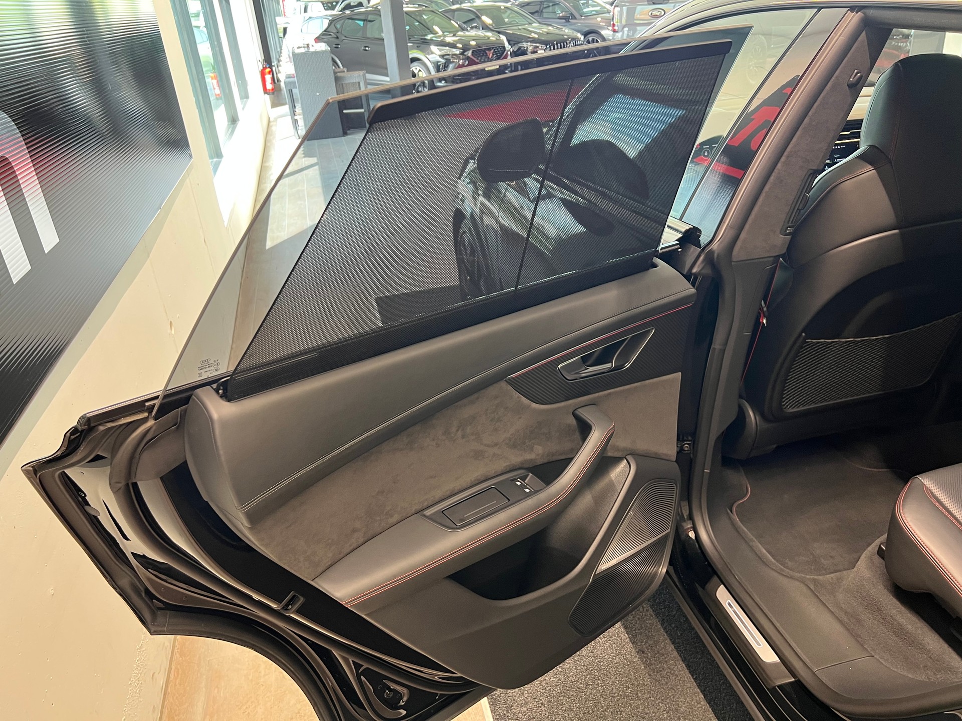AUDI RSQ8  quattro tiptronic-image-20