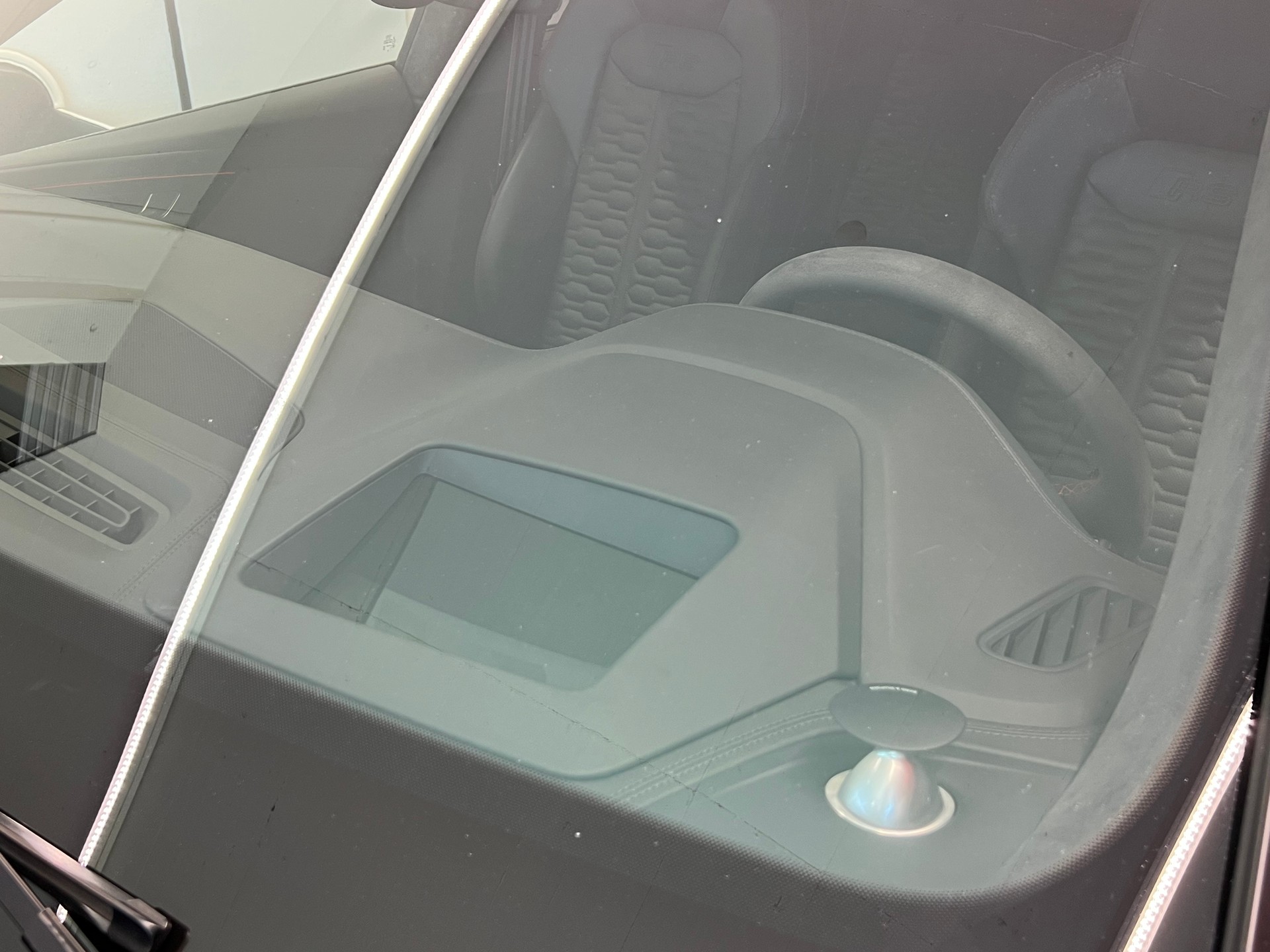 AUDI RSQ8  quattro tiptronic-image-10